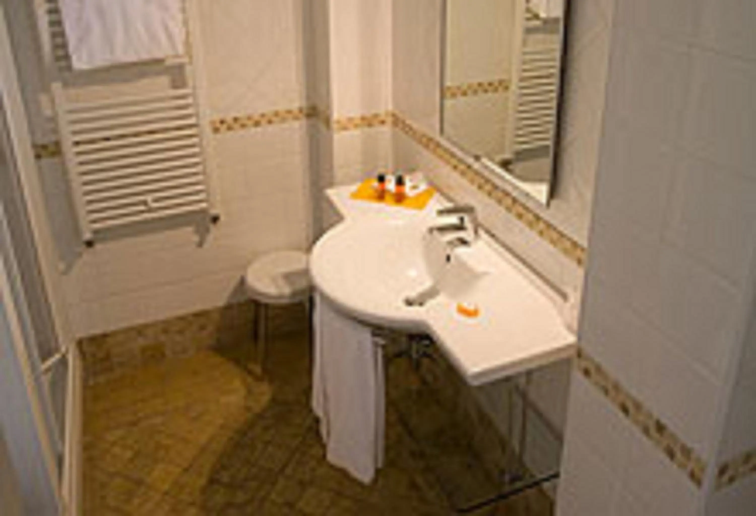 Bathroom in JR Resort Logos Forte dei Marmi
