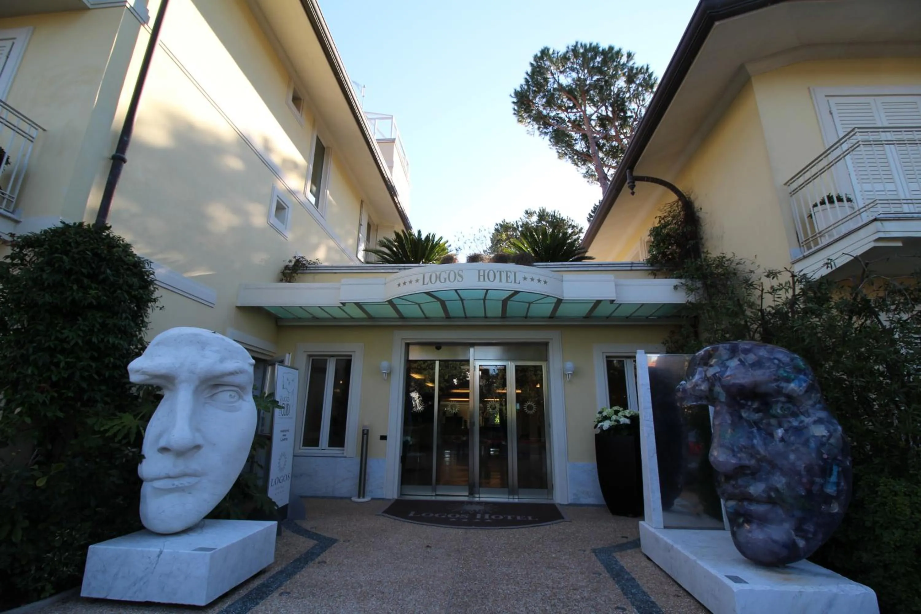 Facade/entrance in JR Resort Logos Forte dei Marmi