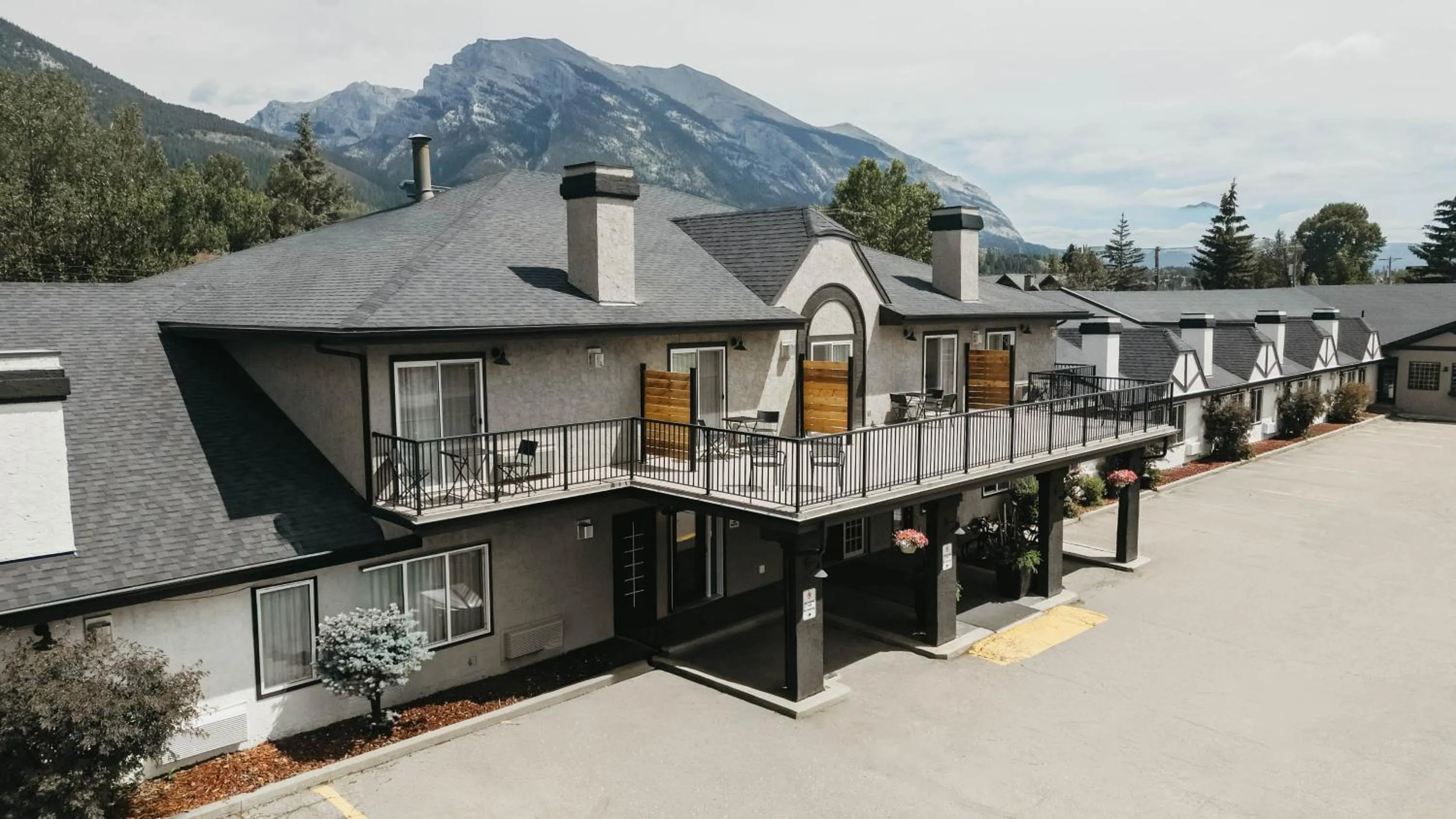 Property building in Northwinds Hotel Canmore