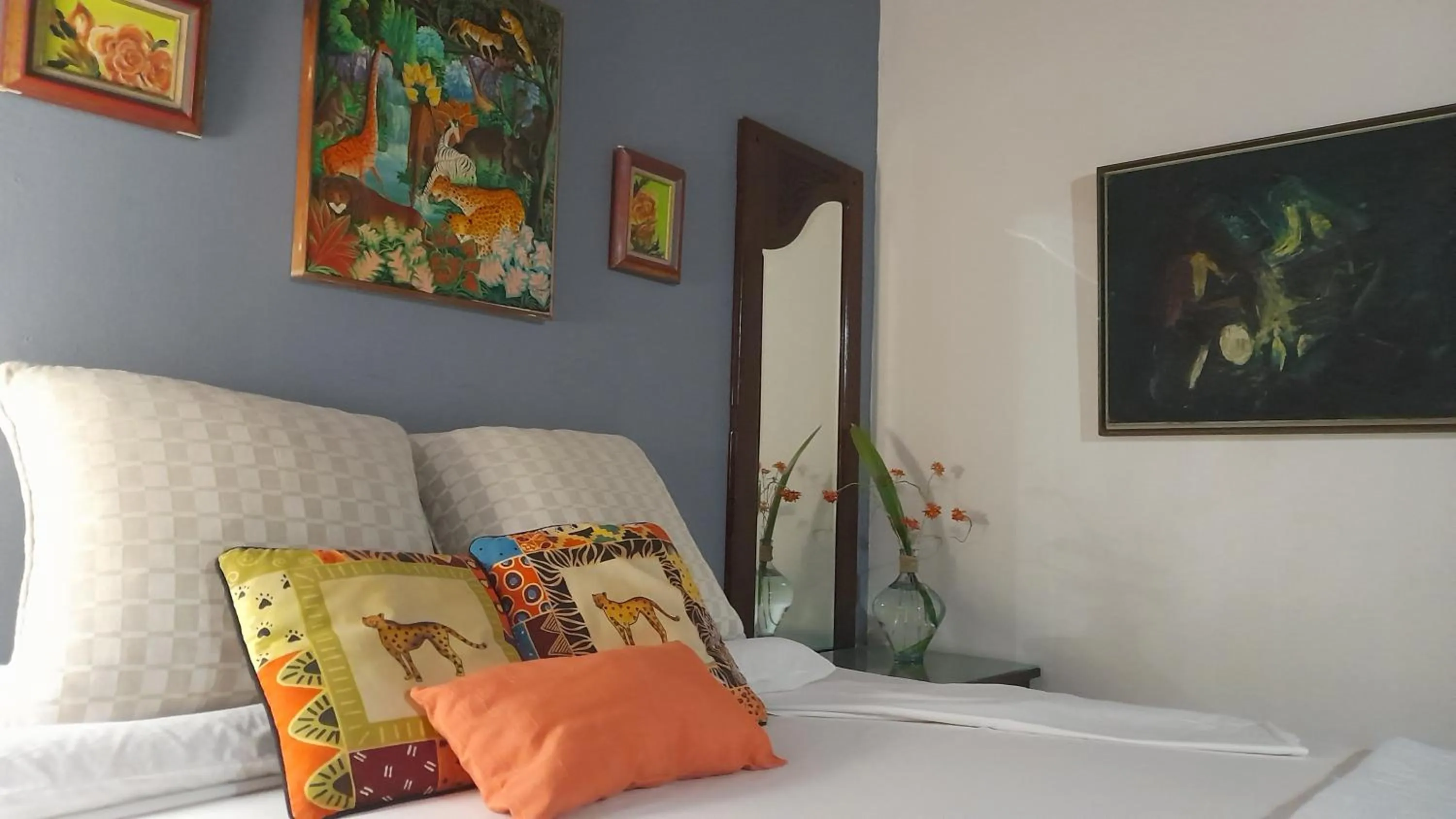 Decorative detail, Bed in Neita's Nest