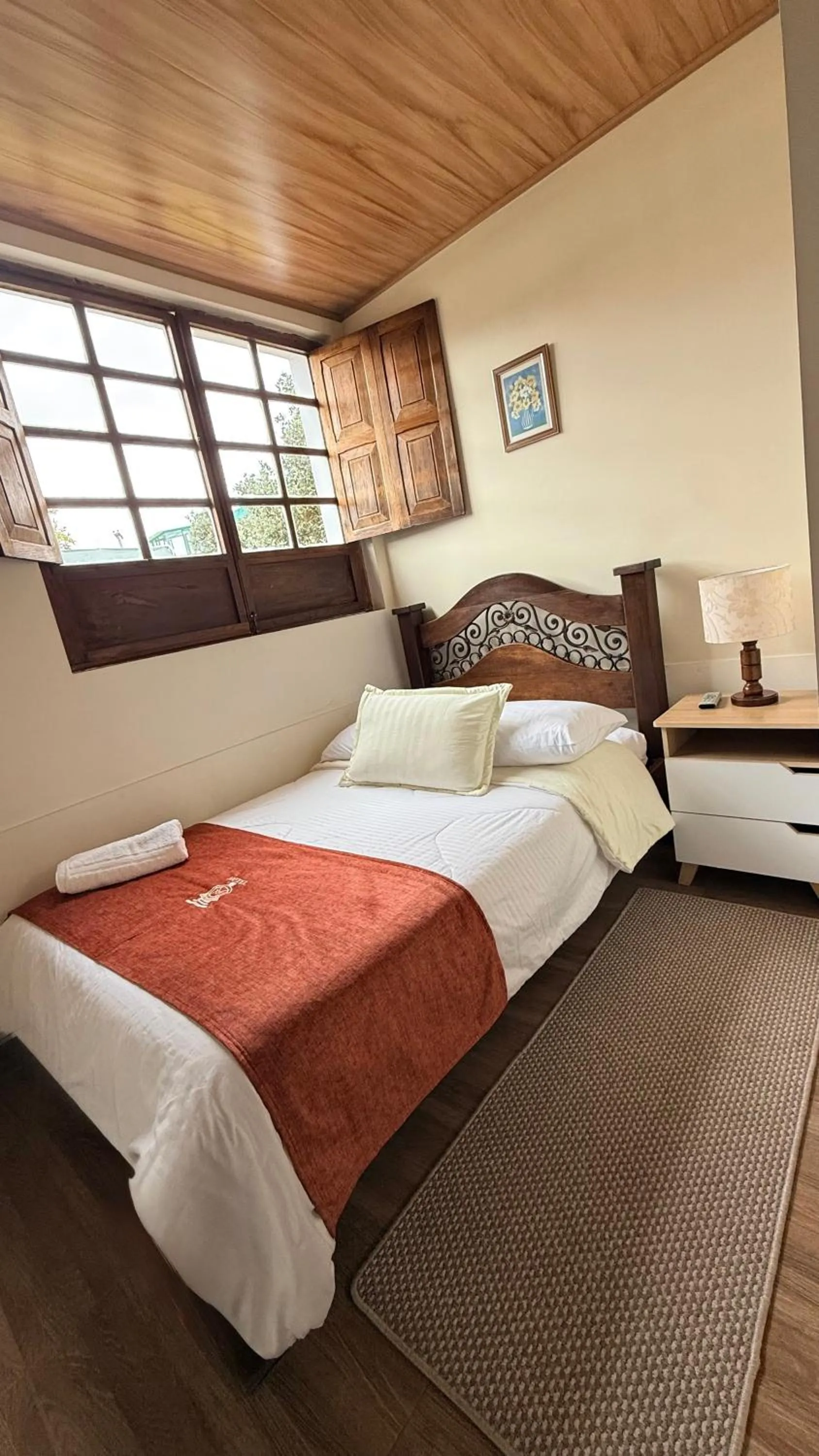 Single Room with Bathroom - single occupancy in Hotel Villa Mercedes Colonial