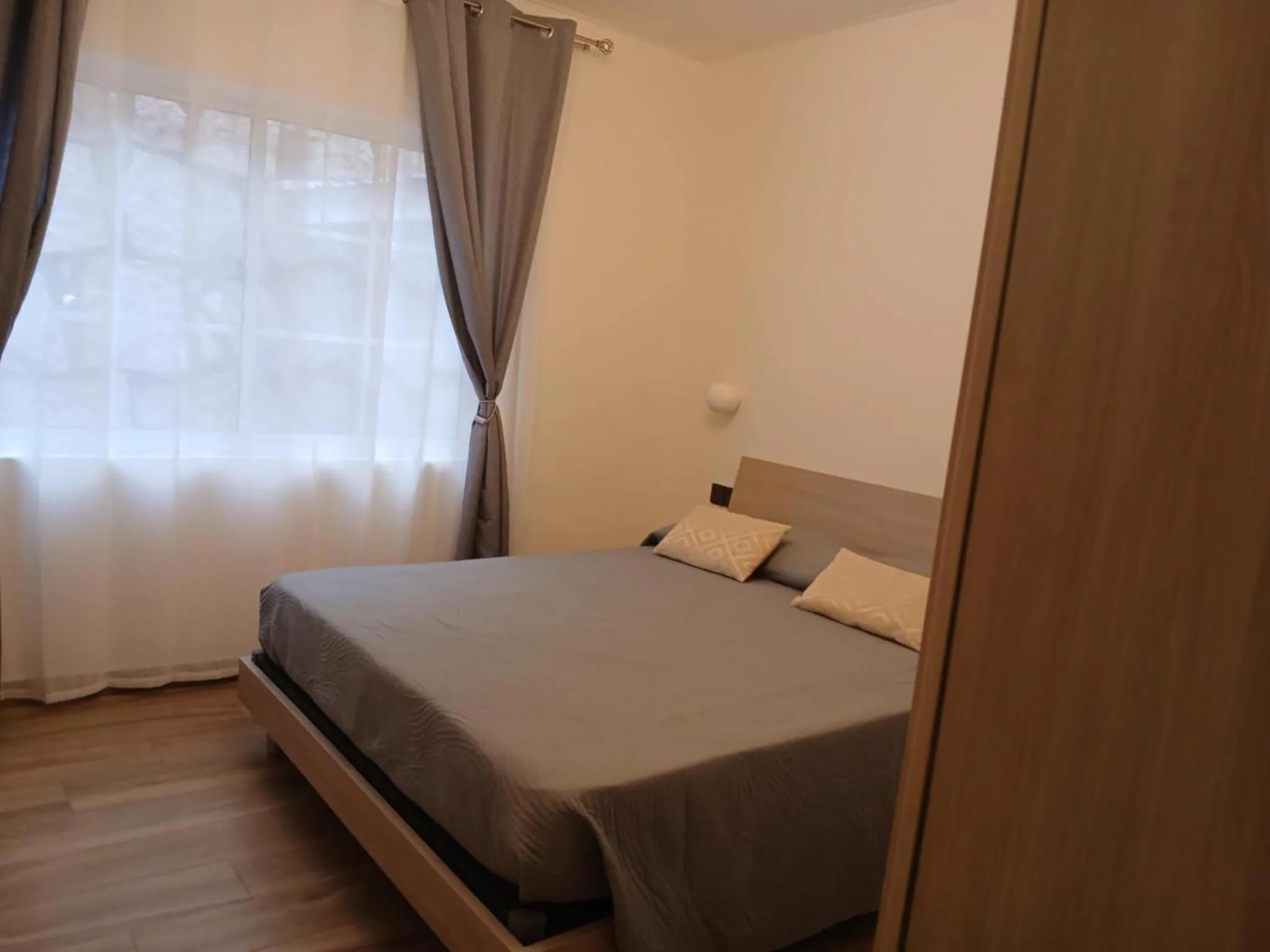 Bed in Mountain View Hotel