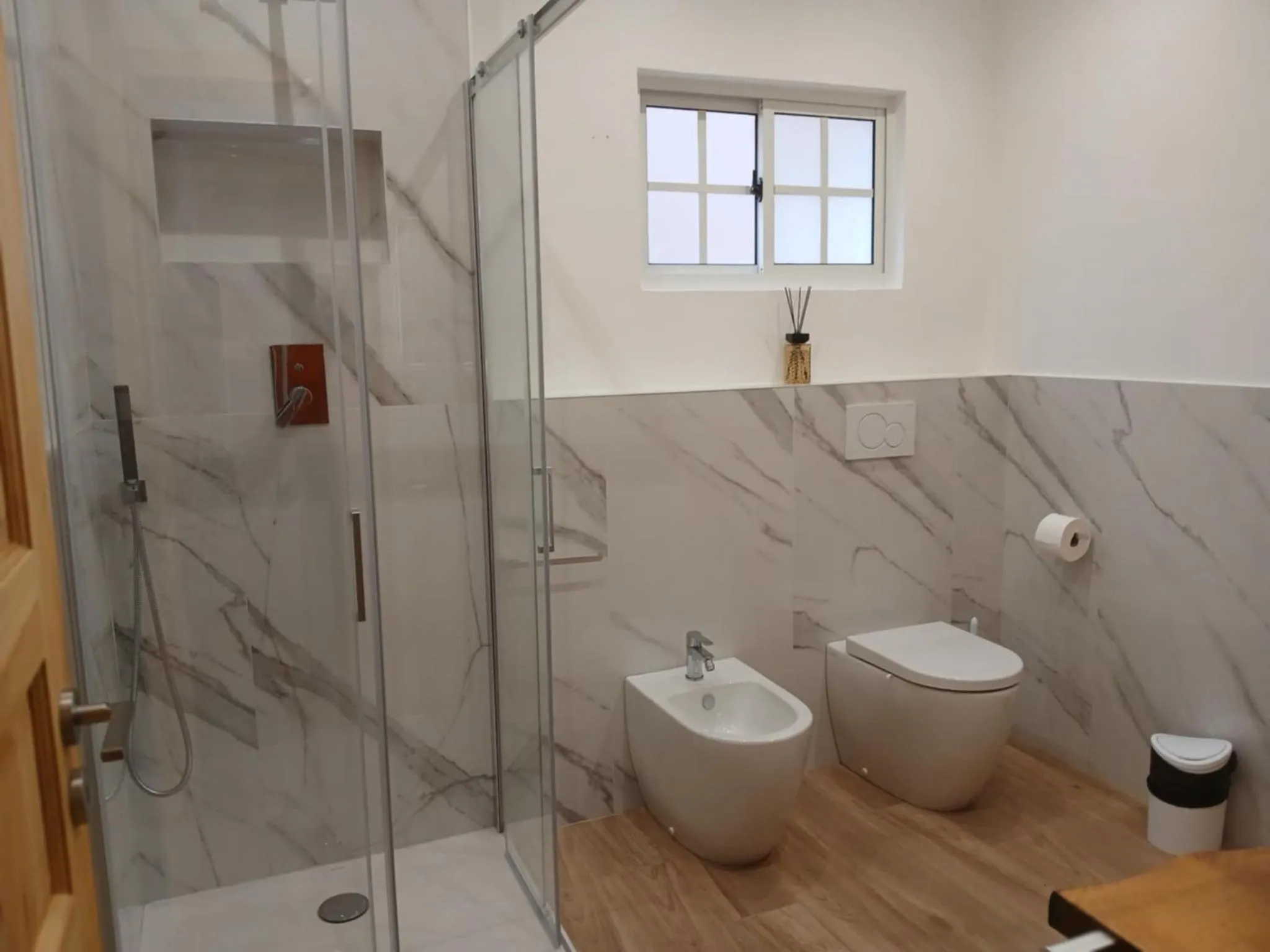 Shower in Mountain View Hotel