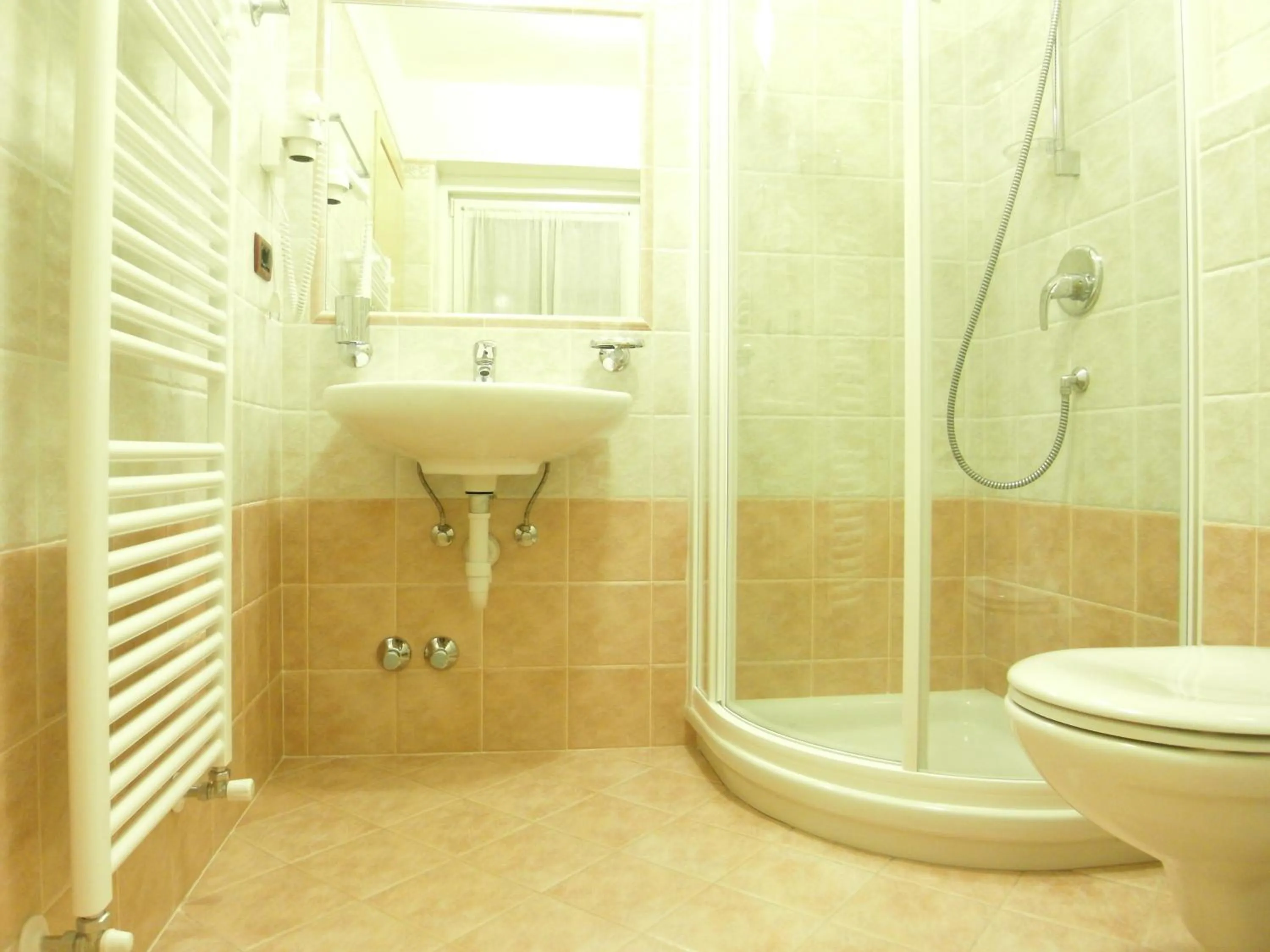 Bathroom in Hotel L'Ideale