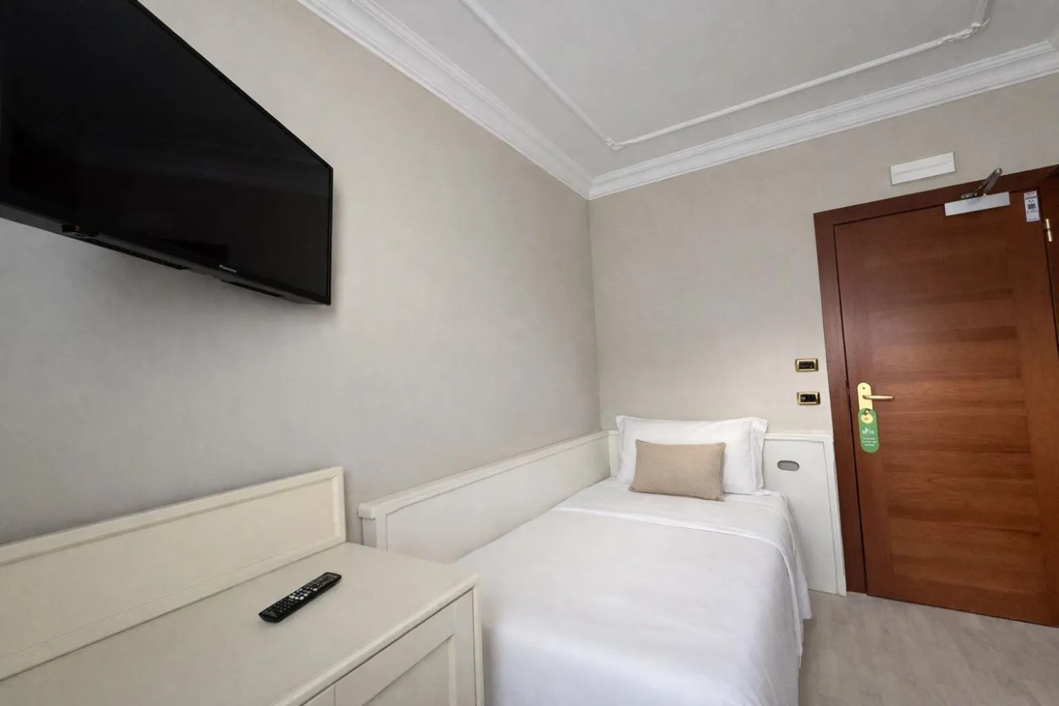 Bed in Hotel President Venezia