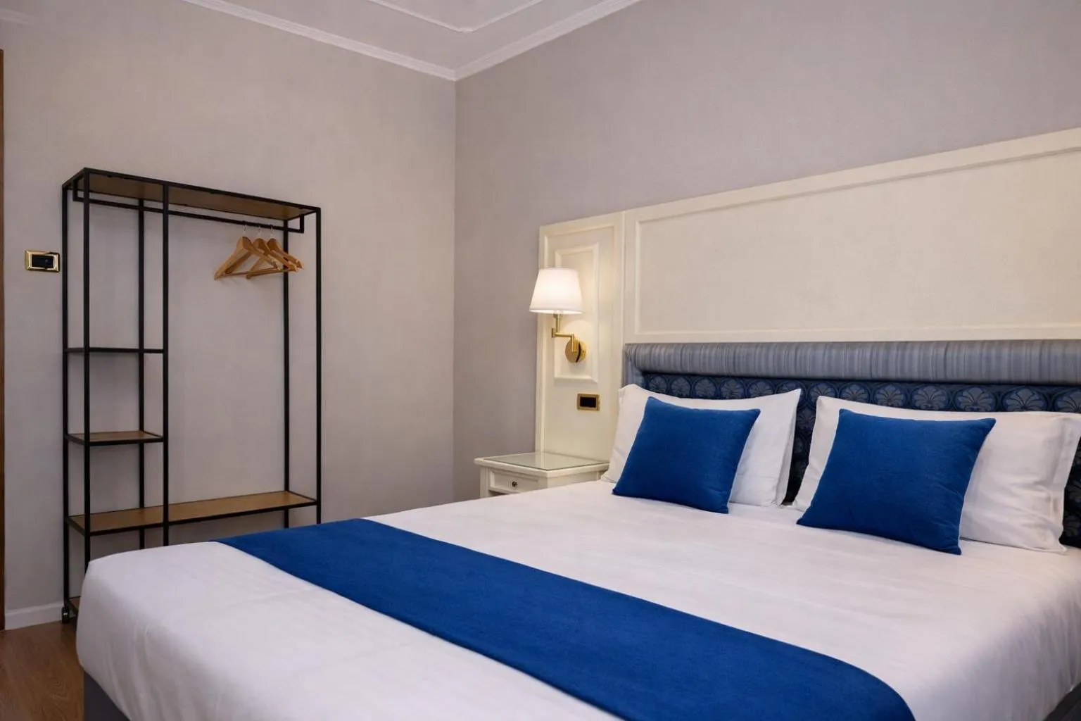 Bed in Hotel President Venezia