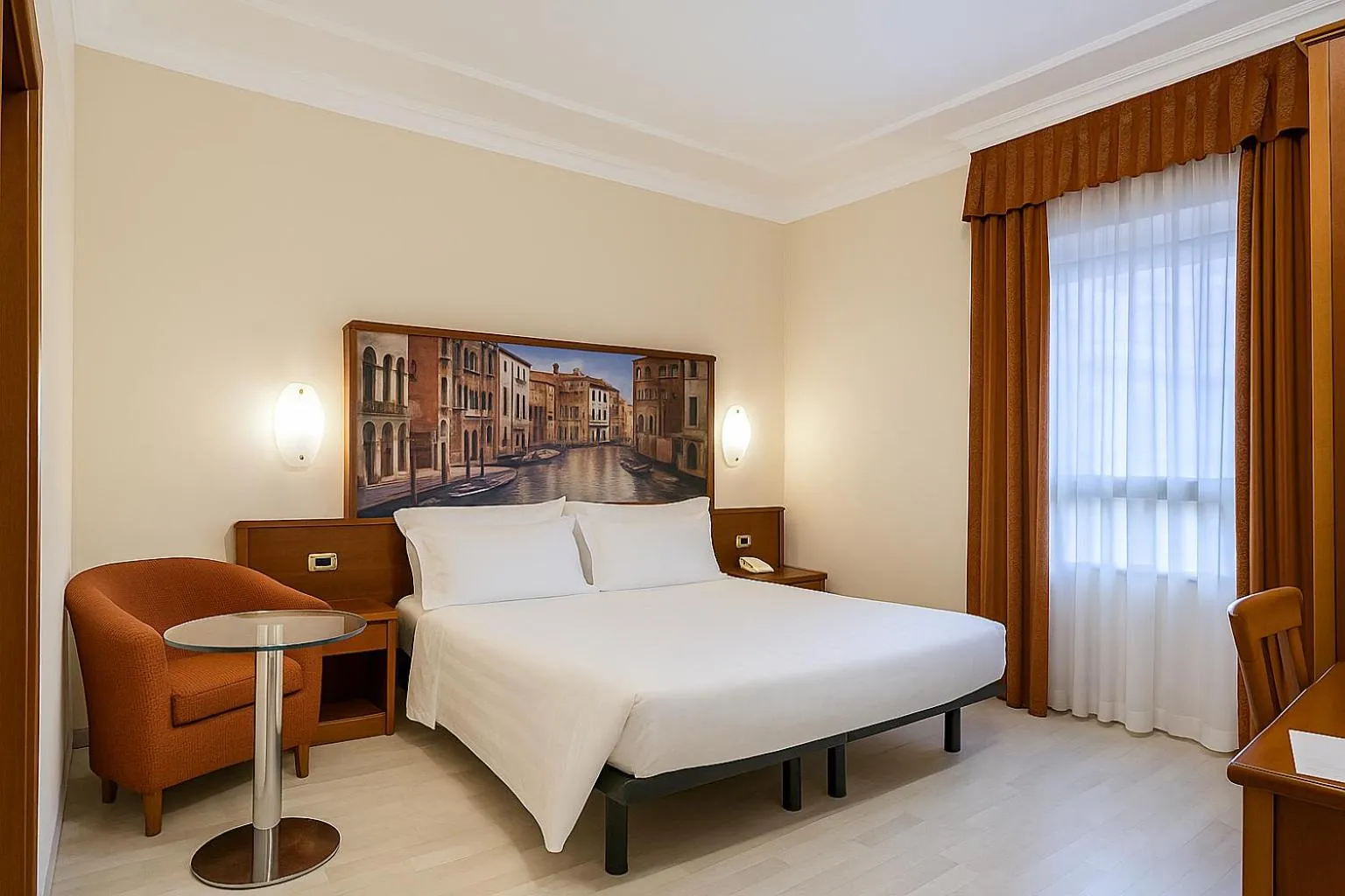 Bed in Hotel President Venezia