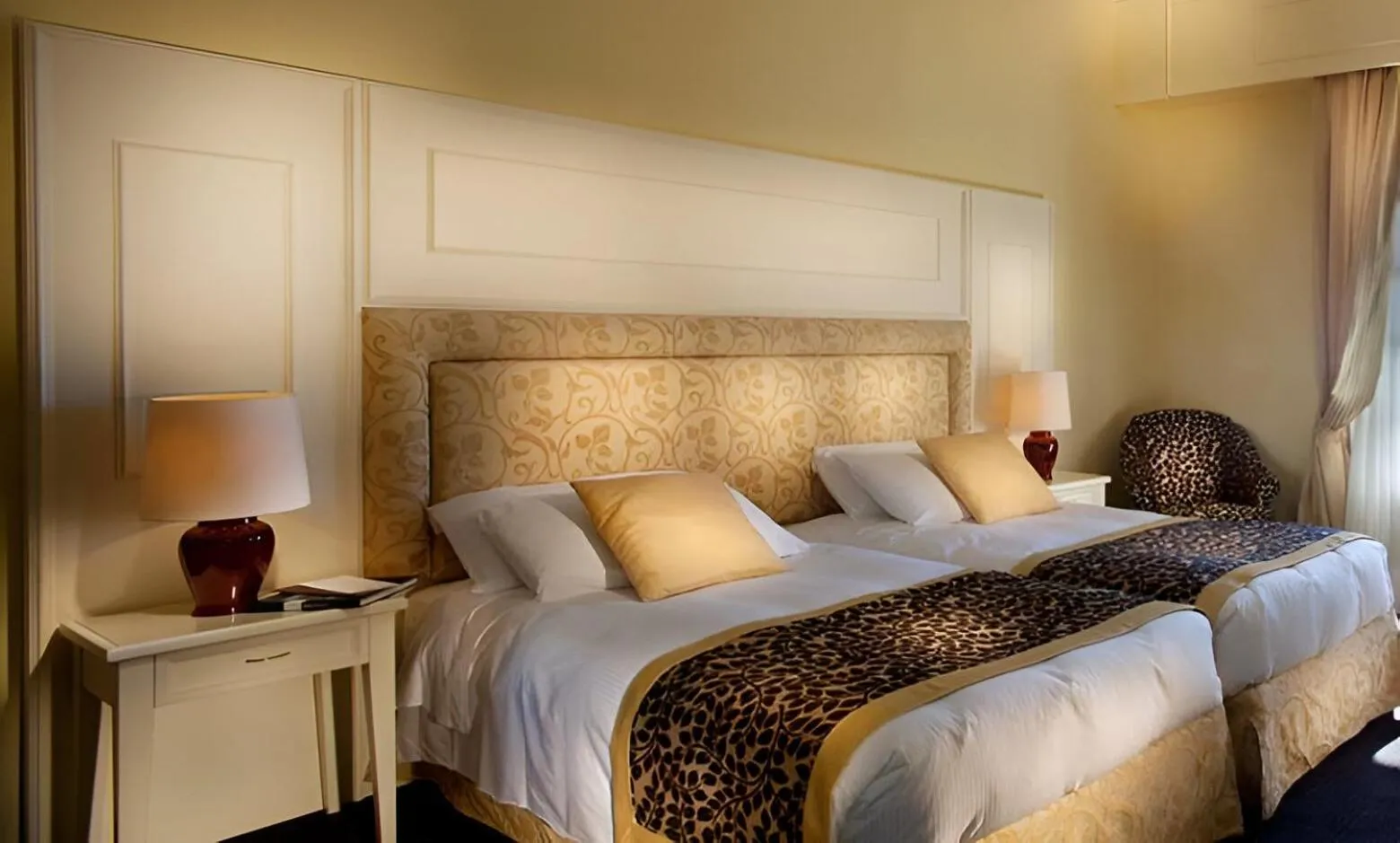 Bed in Hotel President Venezia