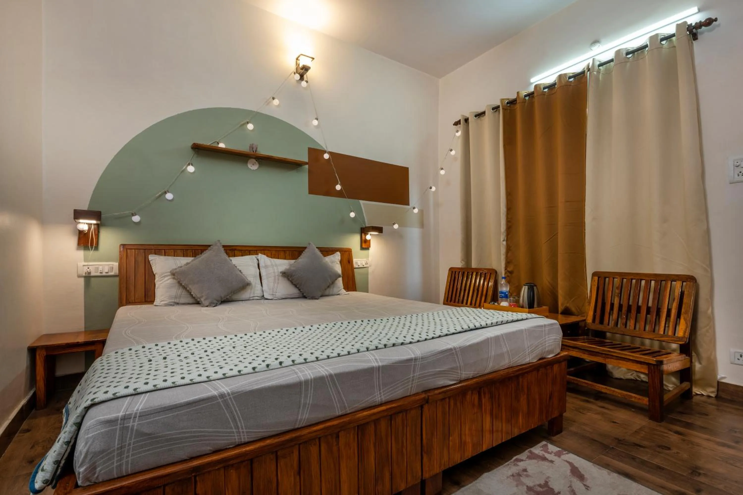 Deluxe Double Room with Balcony - single occupancy in The Birdhouse Villa