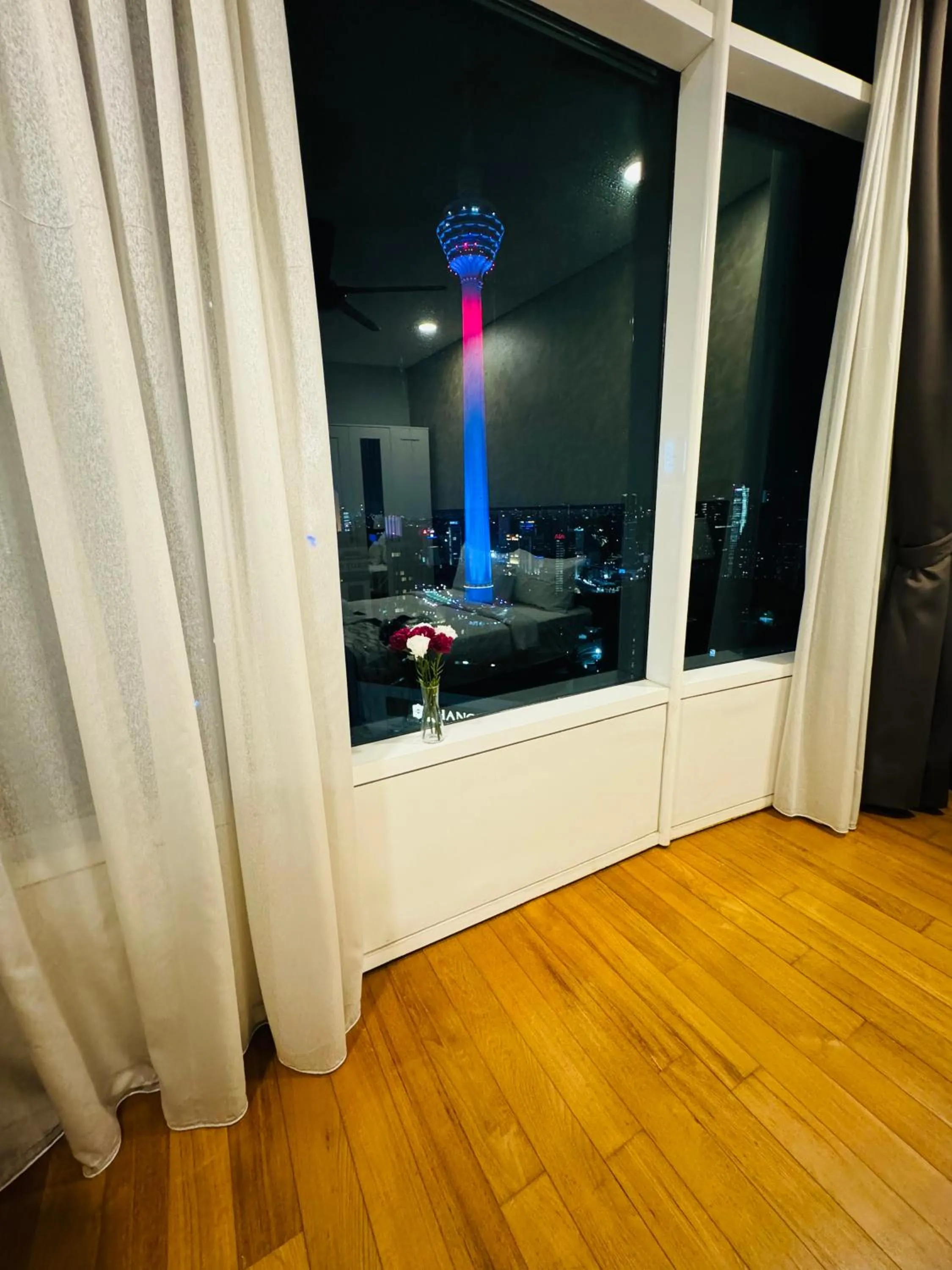 Night in Vortex Suites klcc by Rit