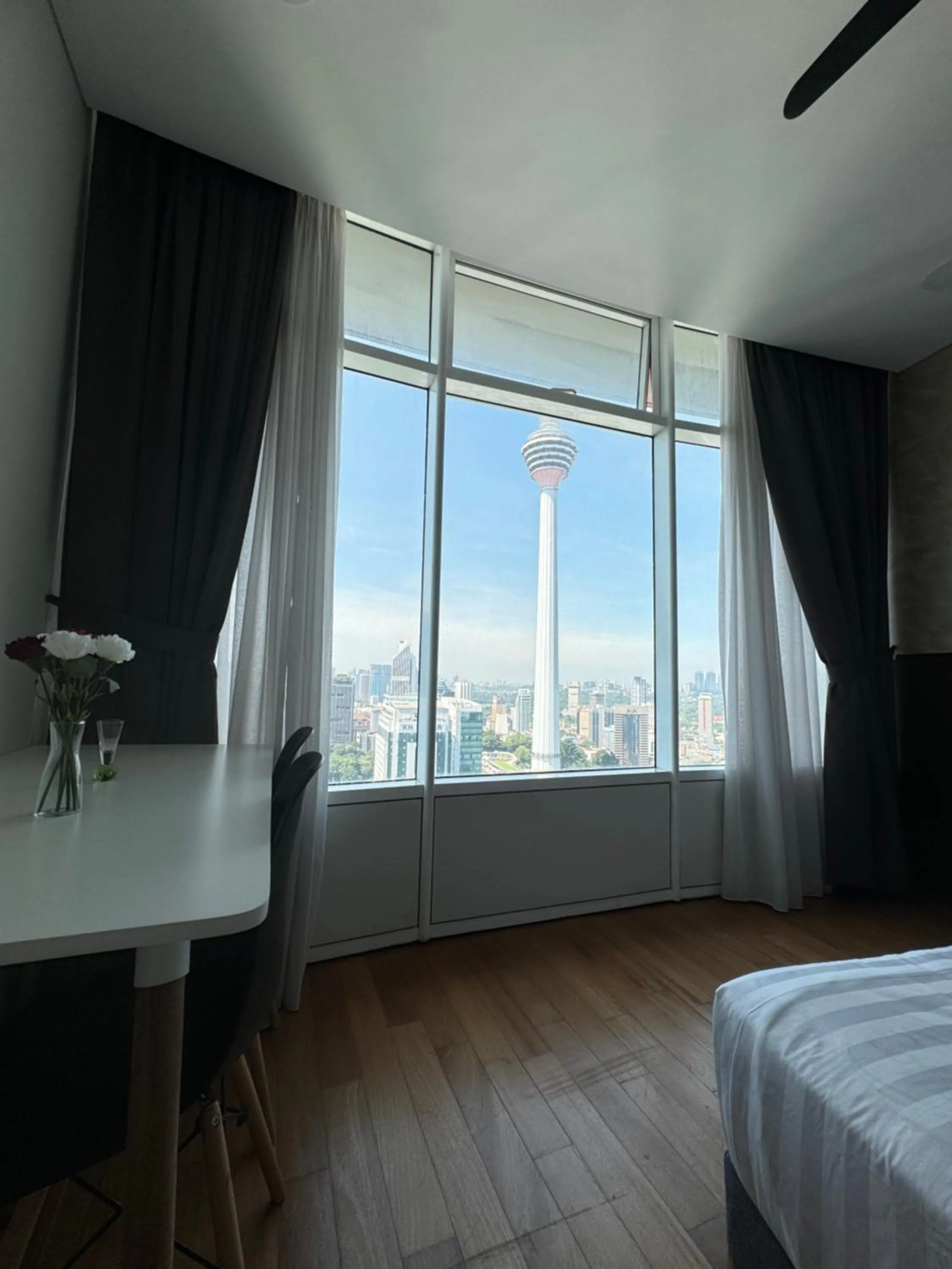 Bed in Vortex Suites klcc by Rit