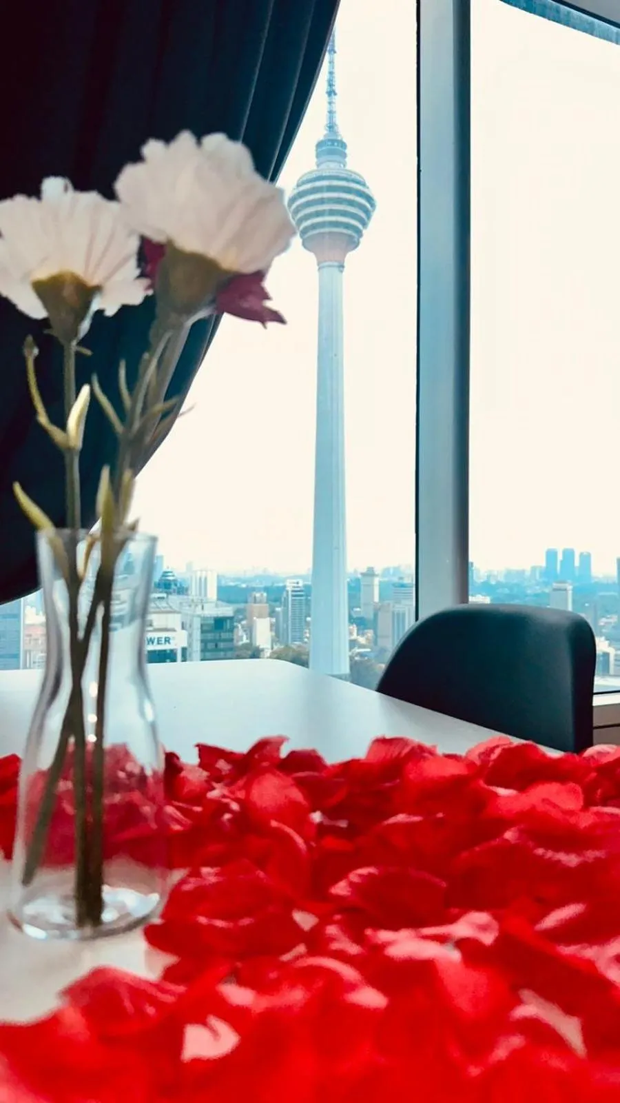 Bed in Vortex Suites klcc by Rit