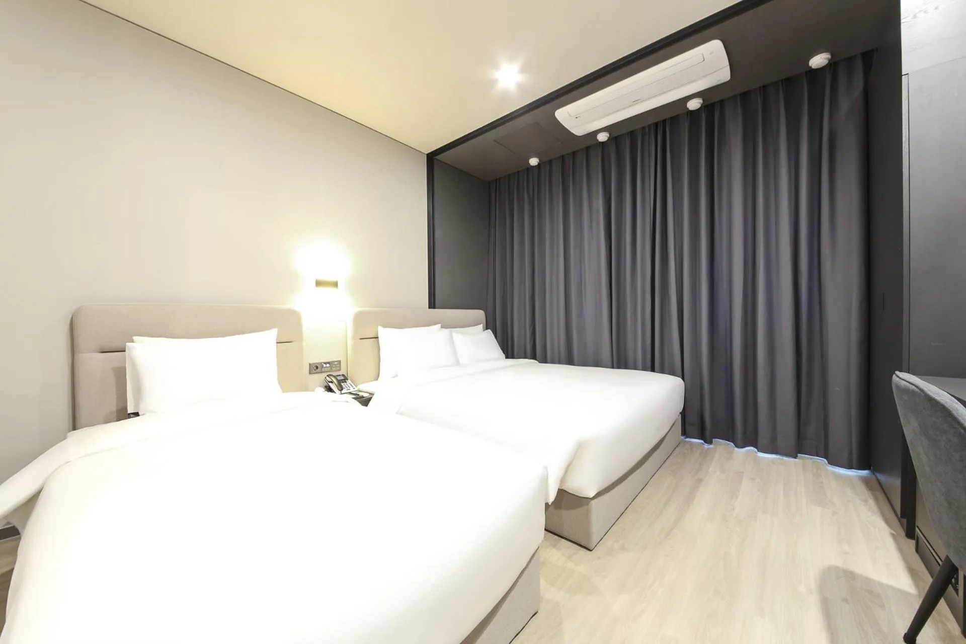 Bed in City Hotel the Busan Metro