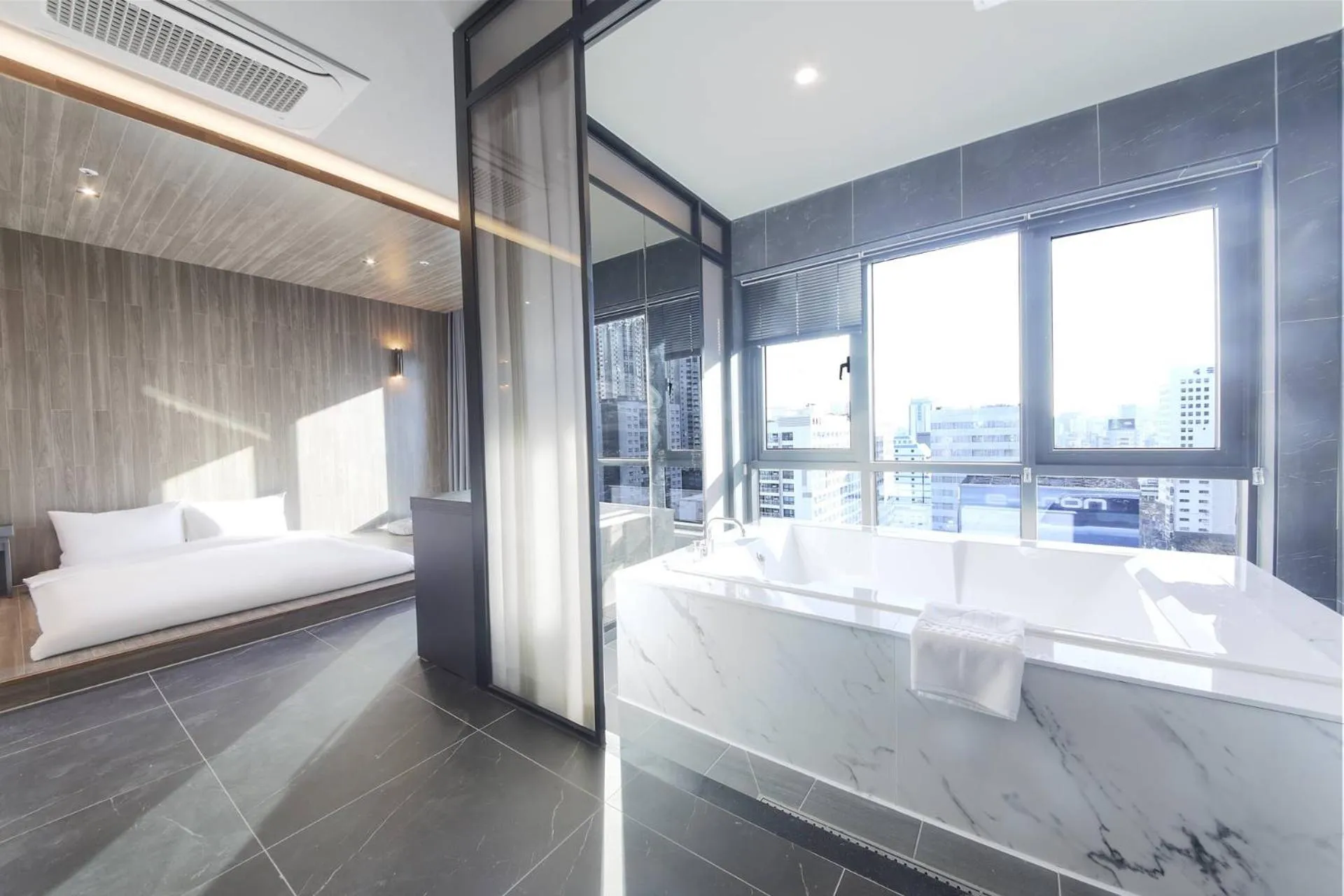 Bathroom, Bed in City Hotel the Busan Metro