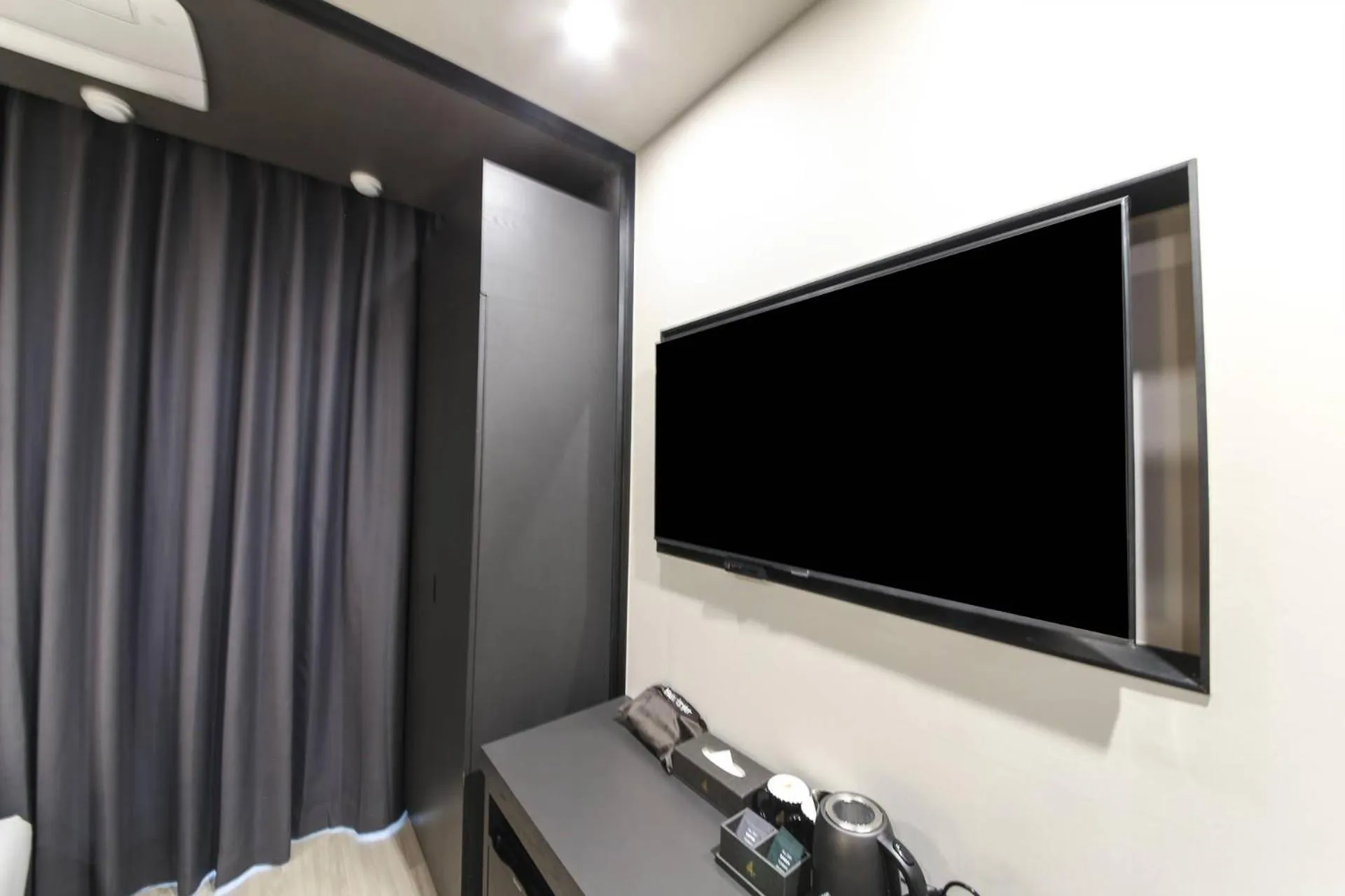 TV and multimedia in City Hotel the Busan Metro