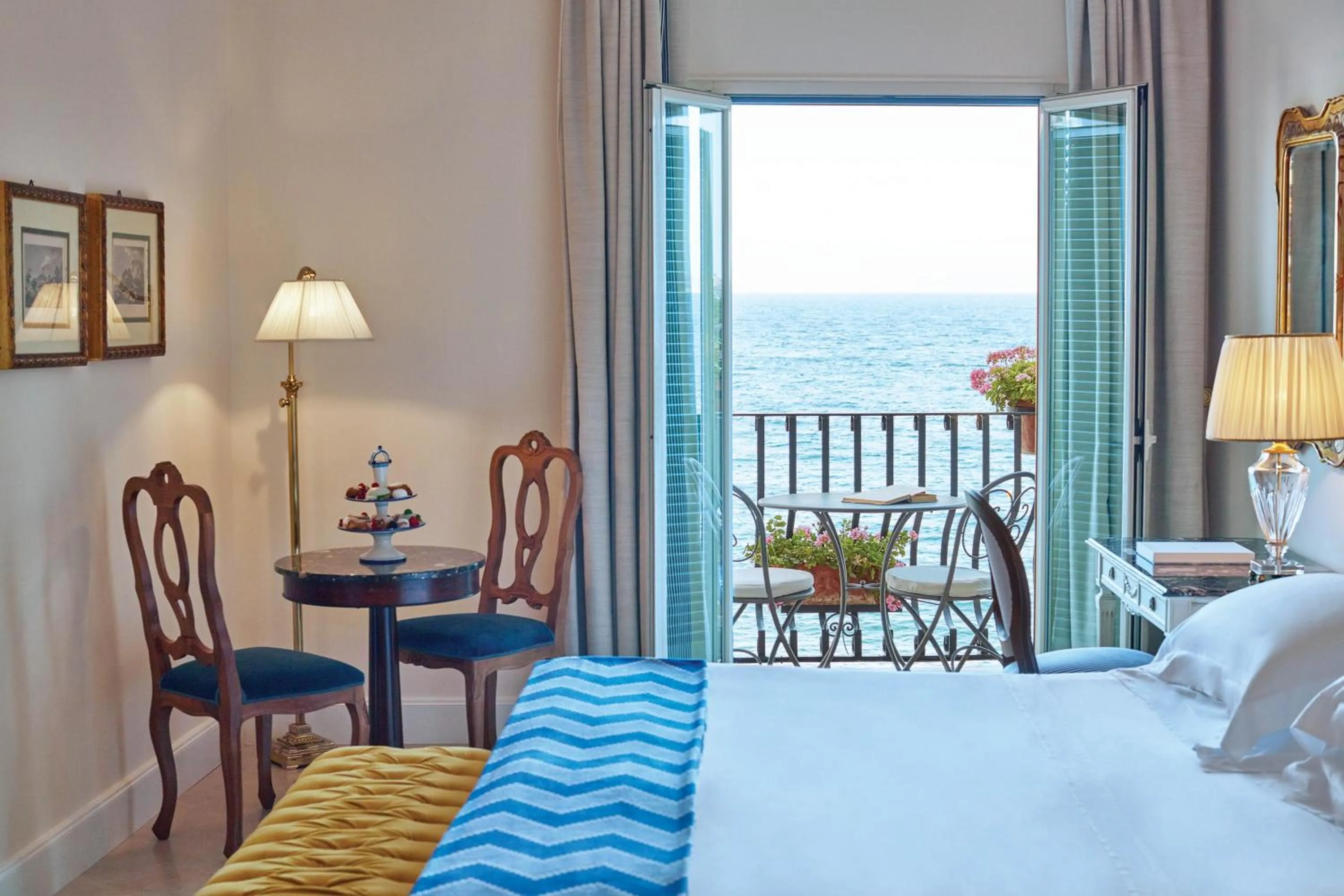 Bedroom, Bed in Villa Sant'Andrea, A Belmond Hotel, Taormina Mare