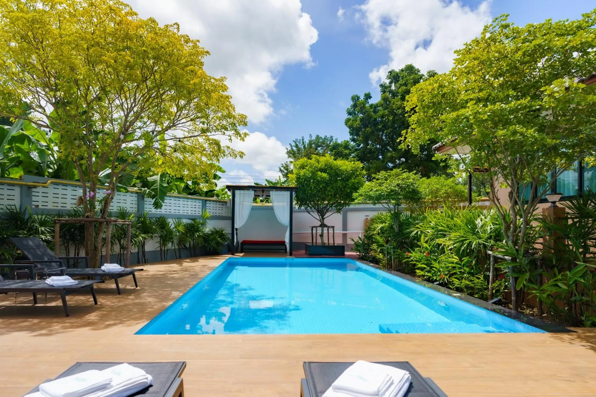 Swimming pool in Baan Nern Khao Resort Pattaya