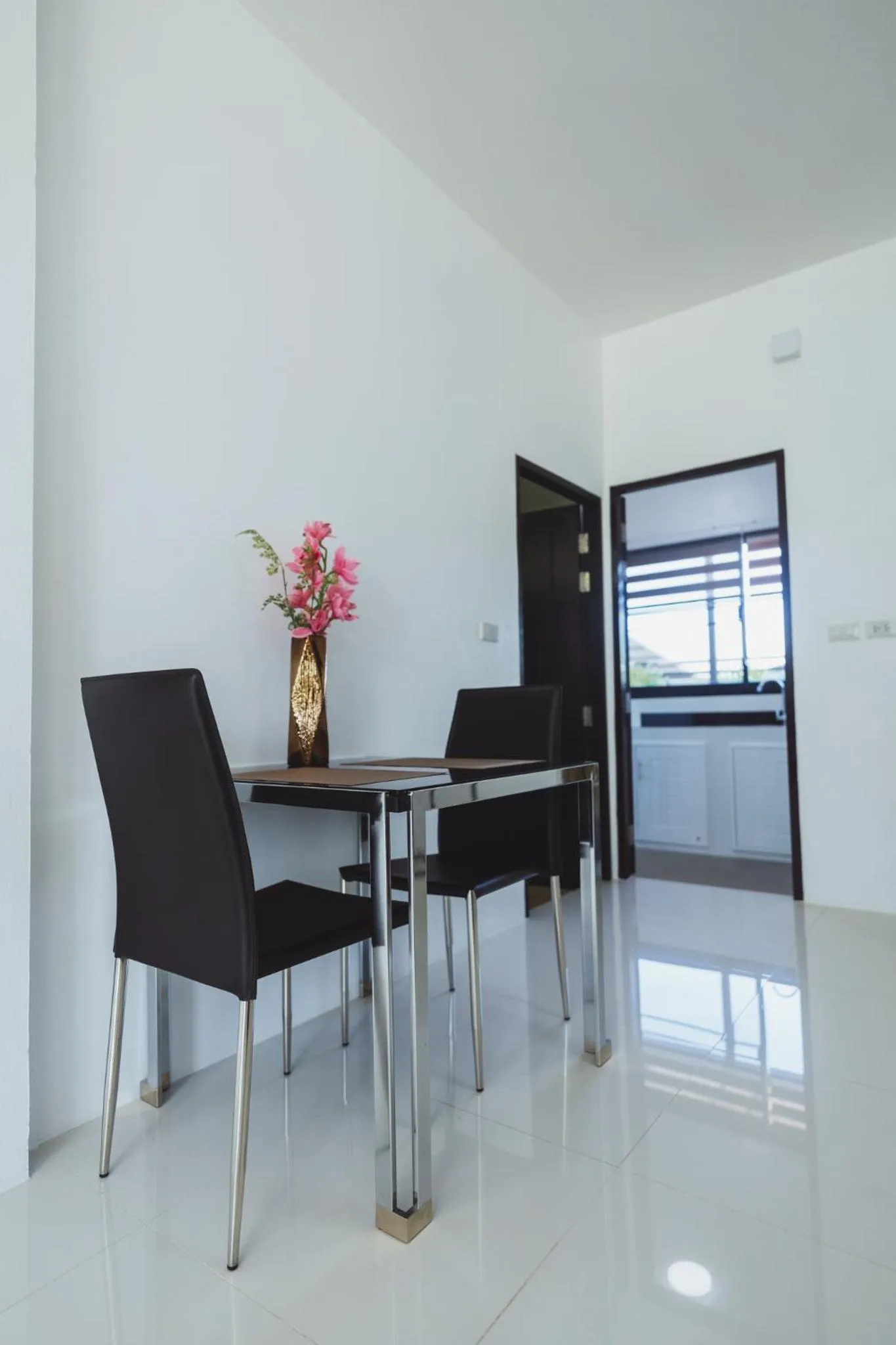 Dining area in Baan Nern Khao Resort Pattaya