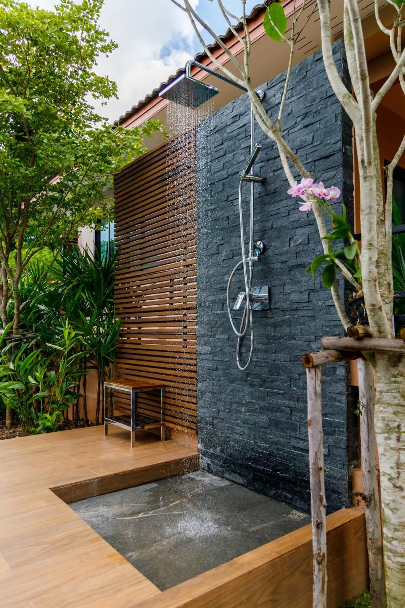 Swimming pool in Baan Nern Khao Resort Pattaya