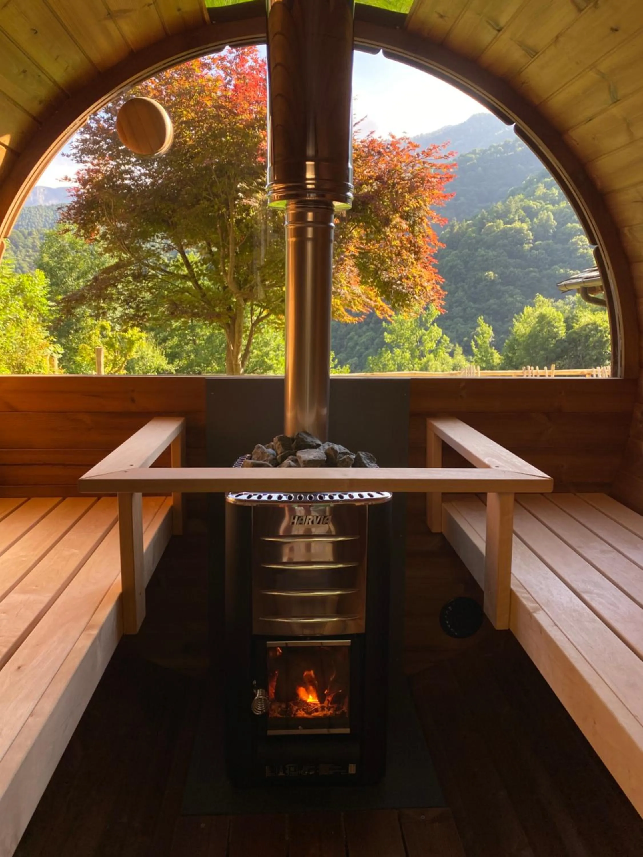 Sauna in B&B IDUEVAGAMONDI immerso nel bosco tra le MONTAGNE con area benessere come EXTRA