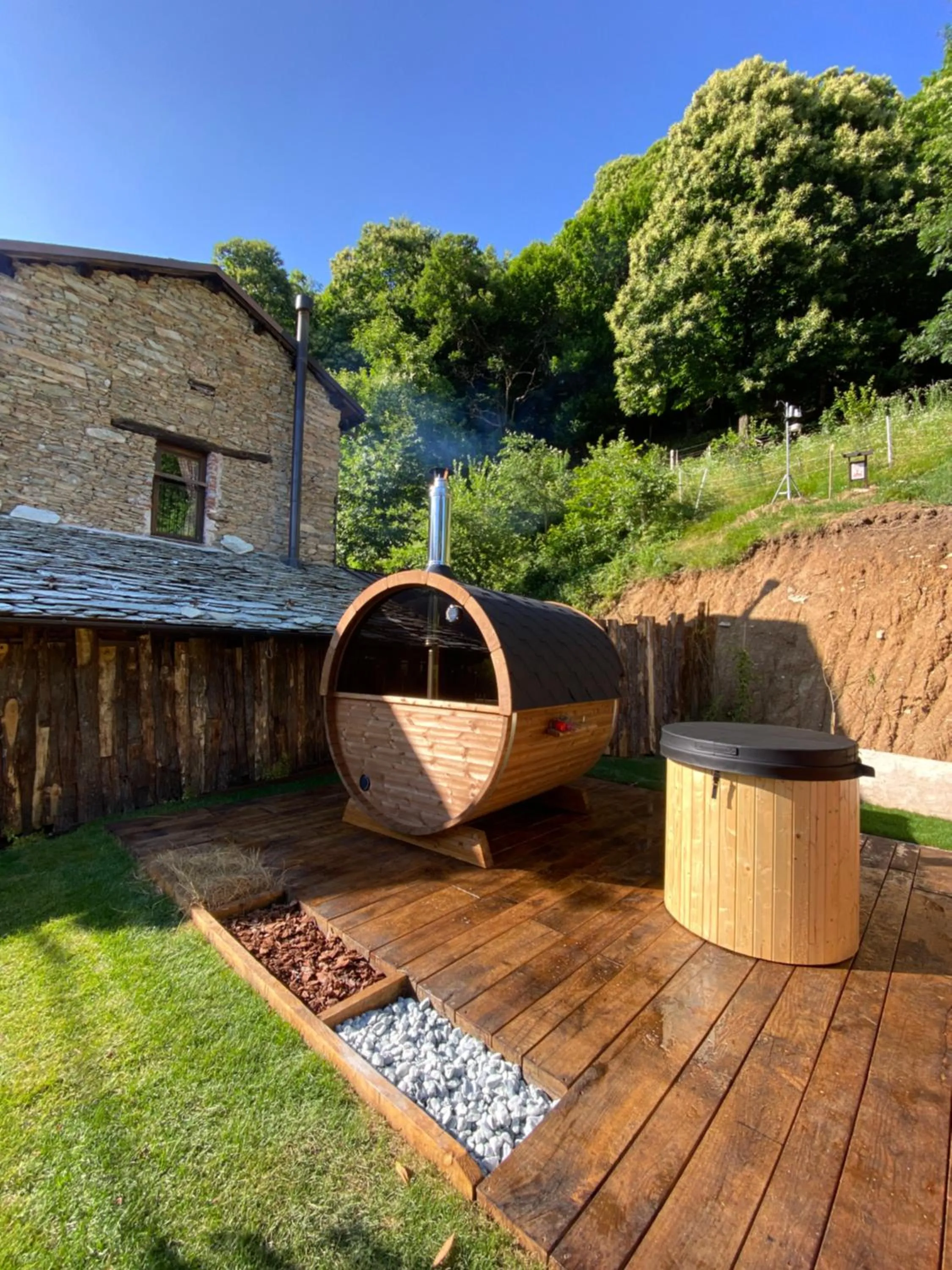 Sauna in B&B IDUEVAGAMONDI immerso nel bosco tra le MONTAGNE con area benessere come EXTRA