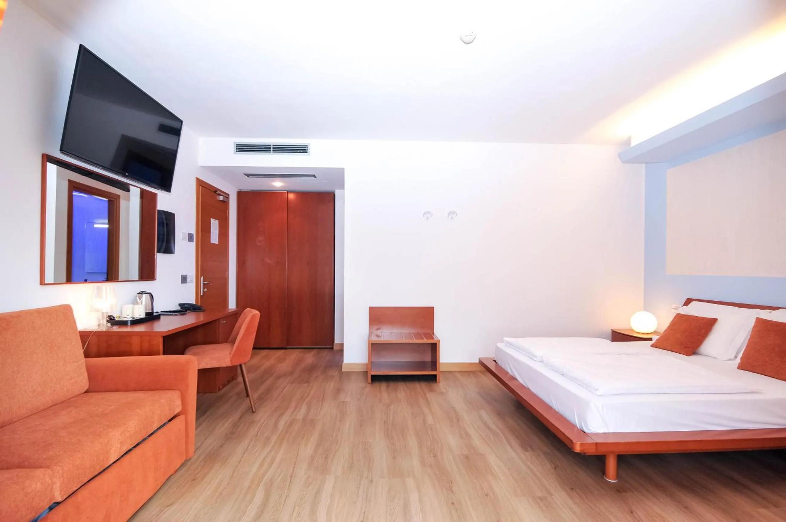 Decorative detail, Bed in Eco Hotel Cleofe