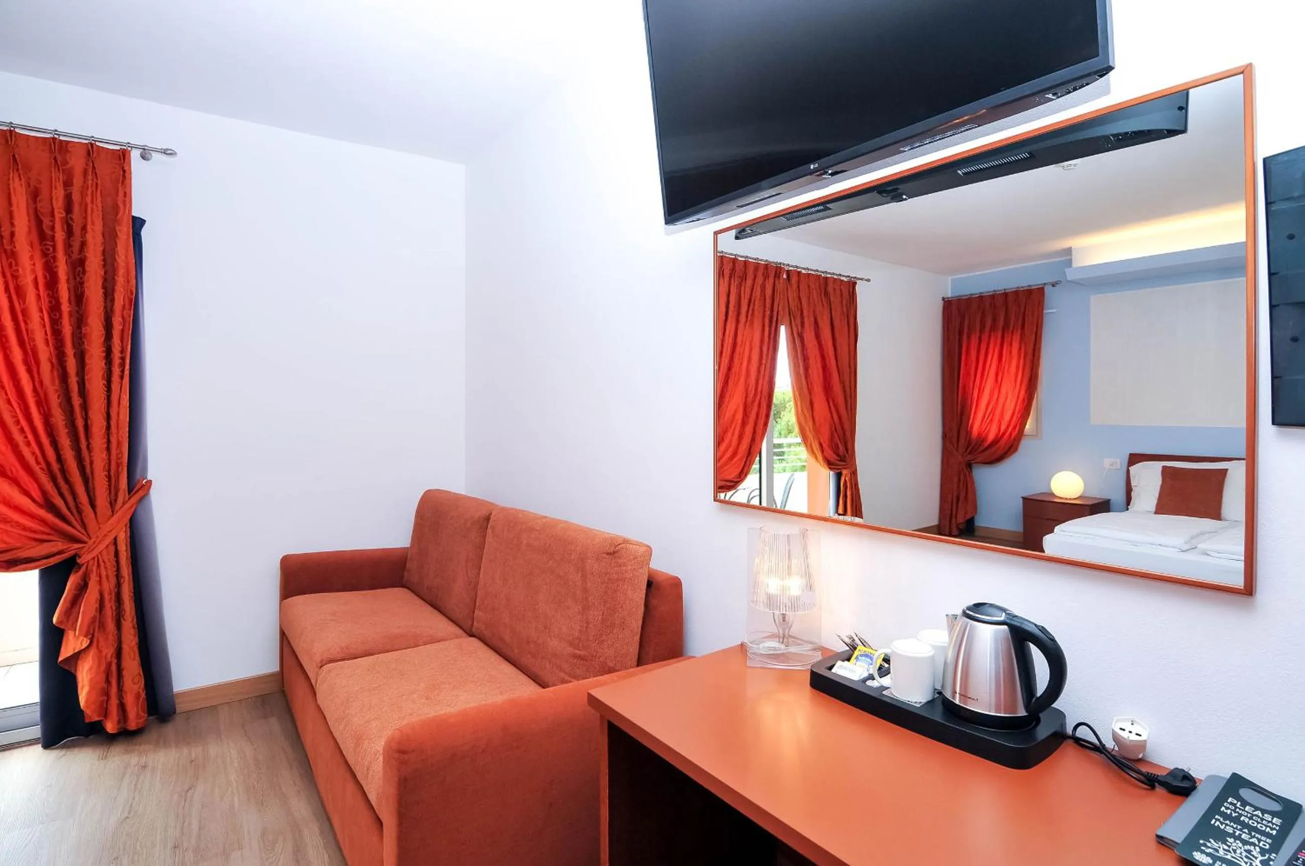 Decorative detail in Eco Hotel Cleofe