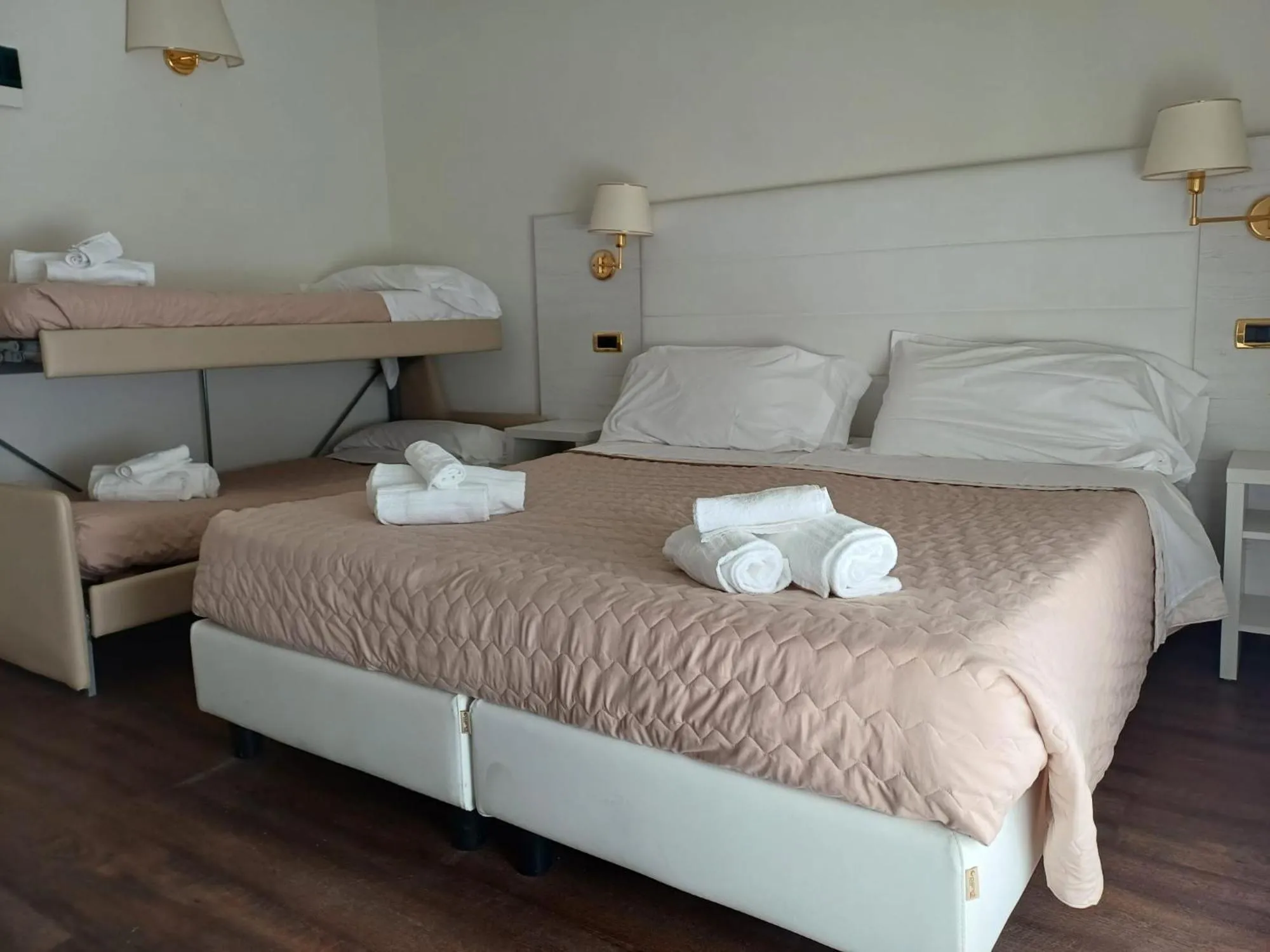 Bedroom in Hotel Imperial Beach - Dada Hotels