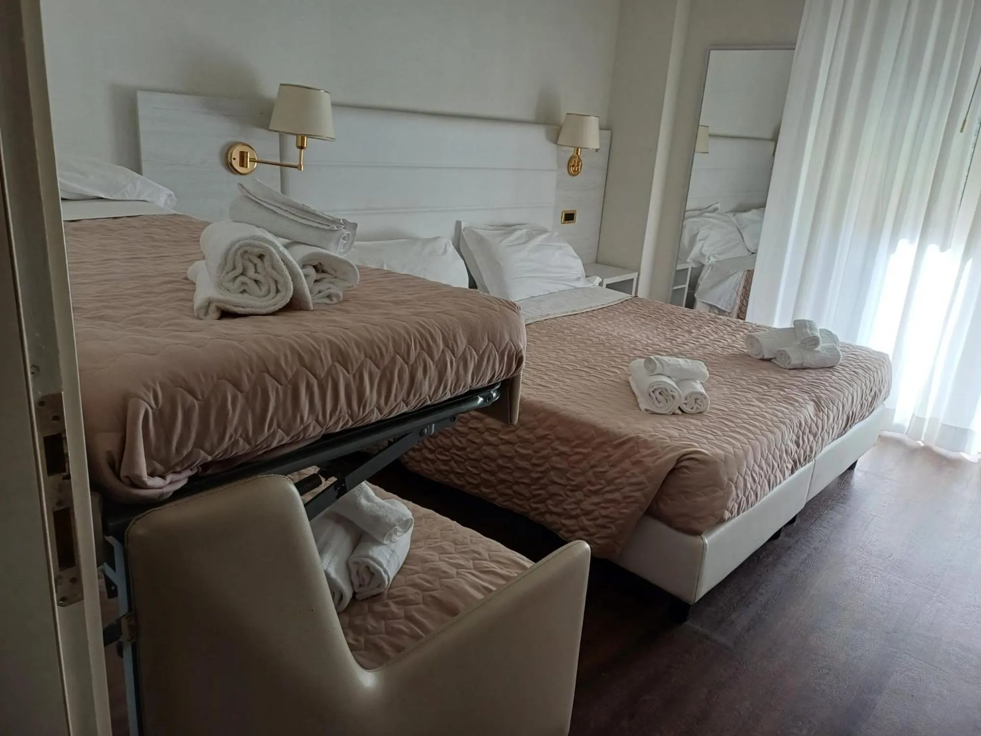 Bedroom in Hotel Imperial Beach - Dada Hotels