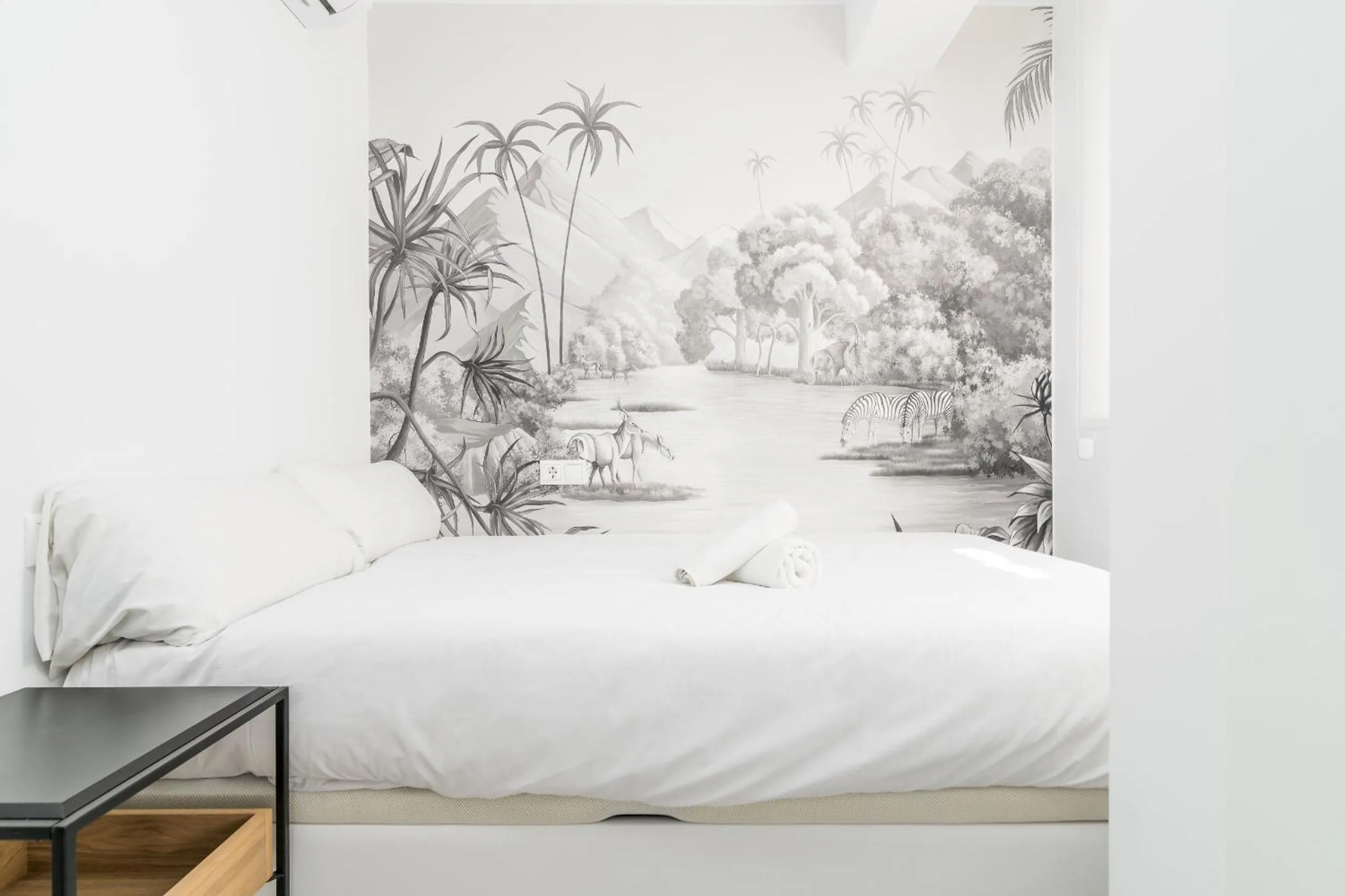 Bed in Suite Homes Penthouse Capuchinos