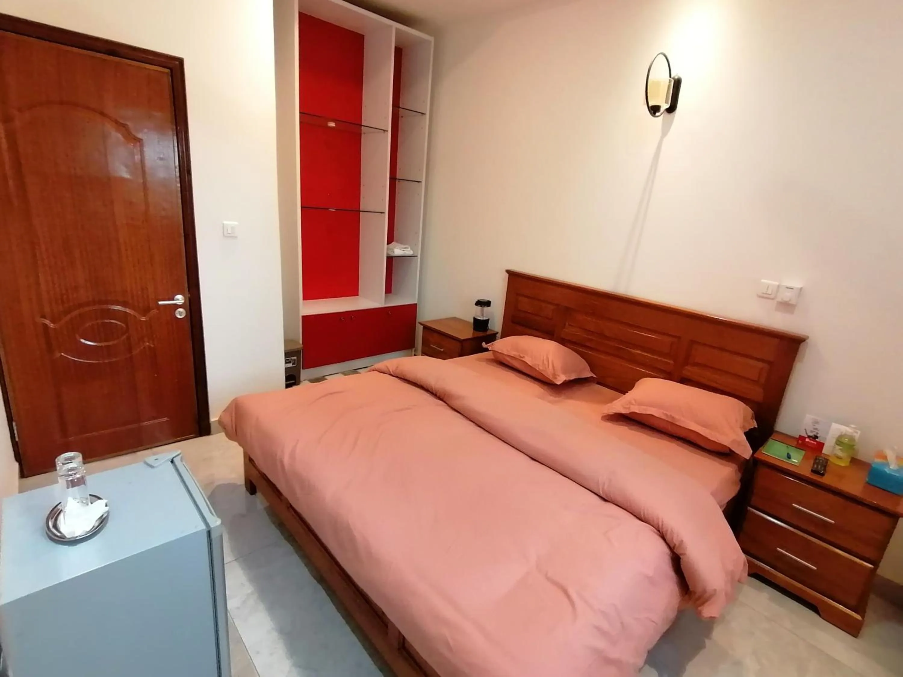 Photo of the whole room, Bed in RÉSIDENCE HÔTELIÈRE KAWEROU