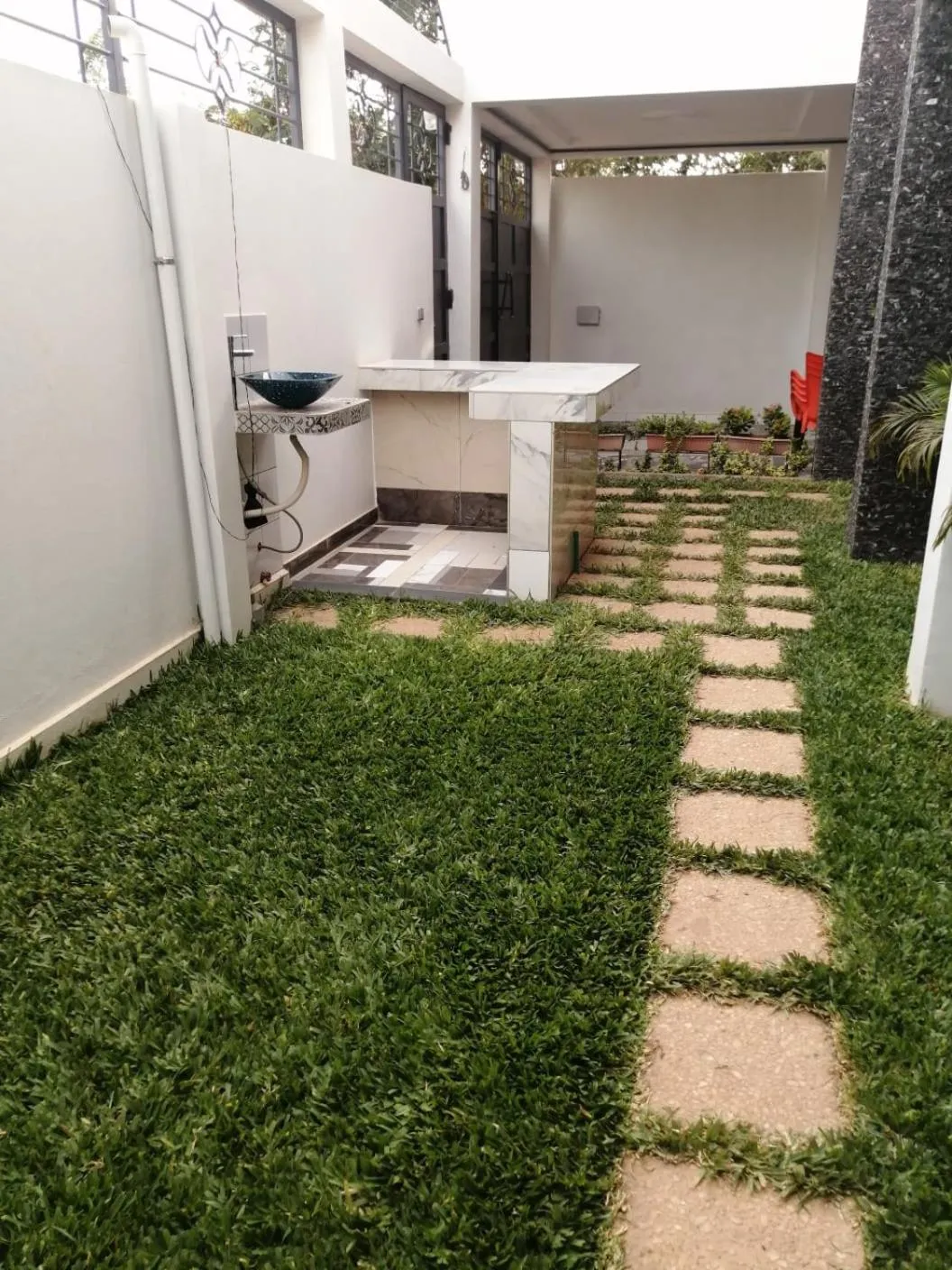 Garden in RÉSIDENCE HÔTELIÈRE KAWEROU