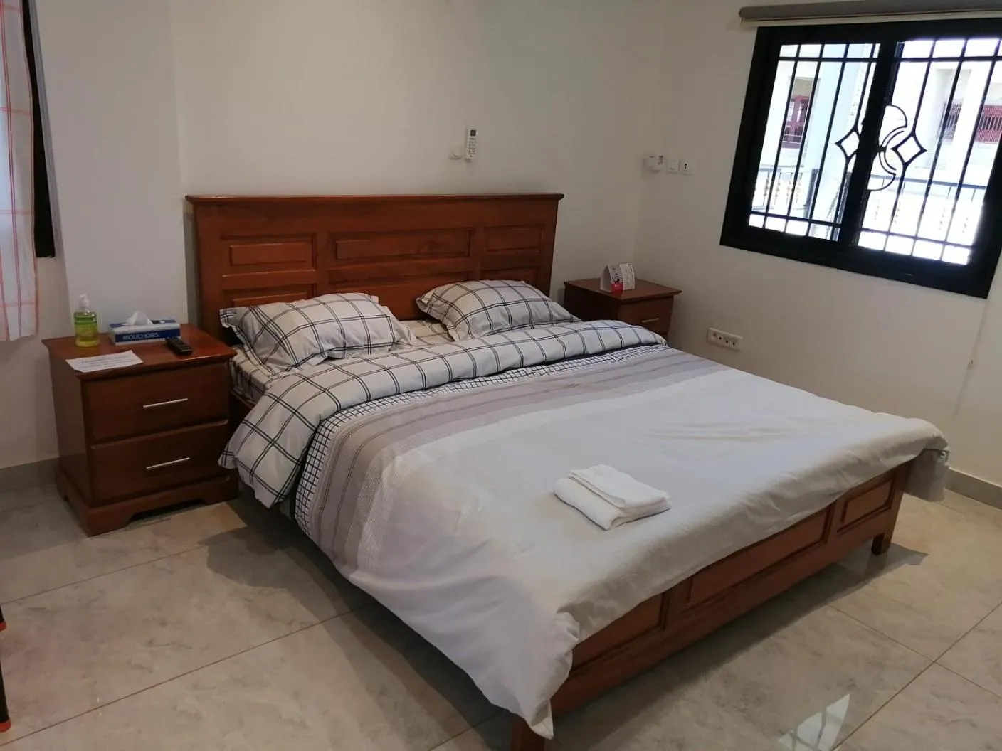 Bed in RÉSIDENCE HÔTELIÈRE KAWEROU