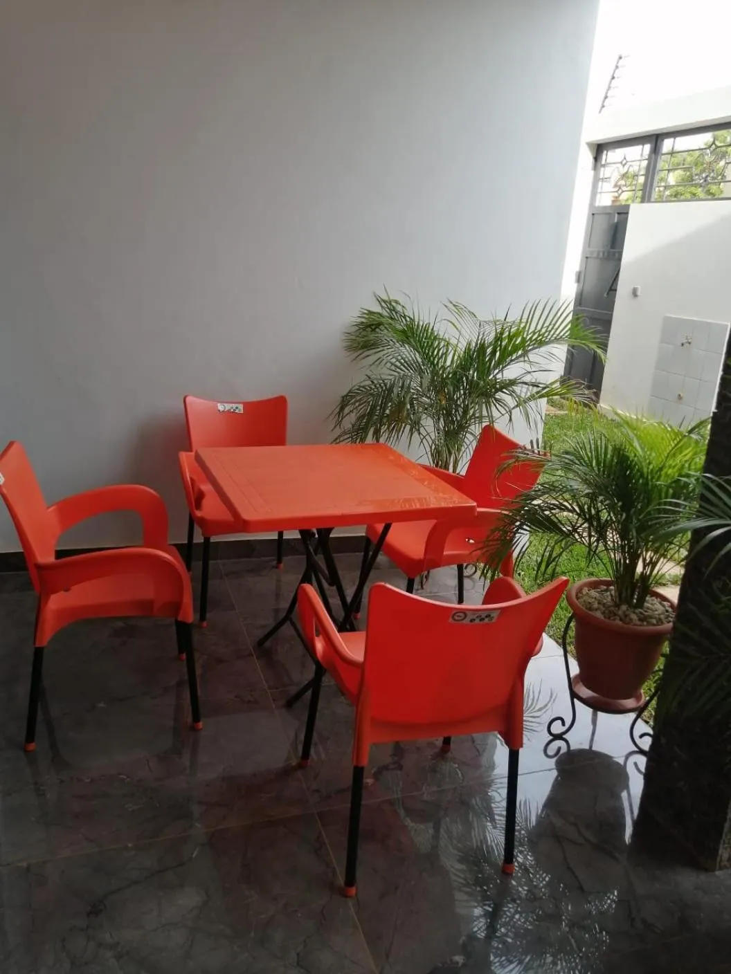 Breakfast in RÉSIDENCE HÔTELIÈRE KAWEROU