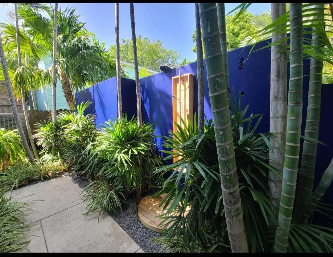 Duval Street Suite overlooking Duval with parking and pool