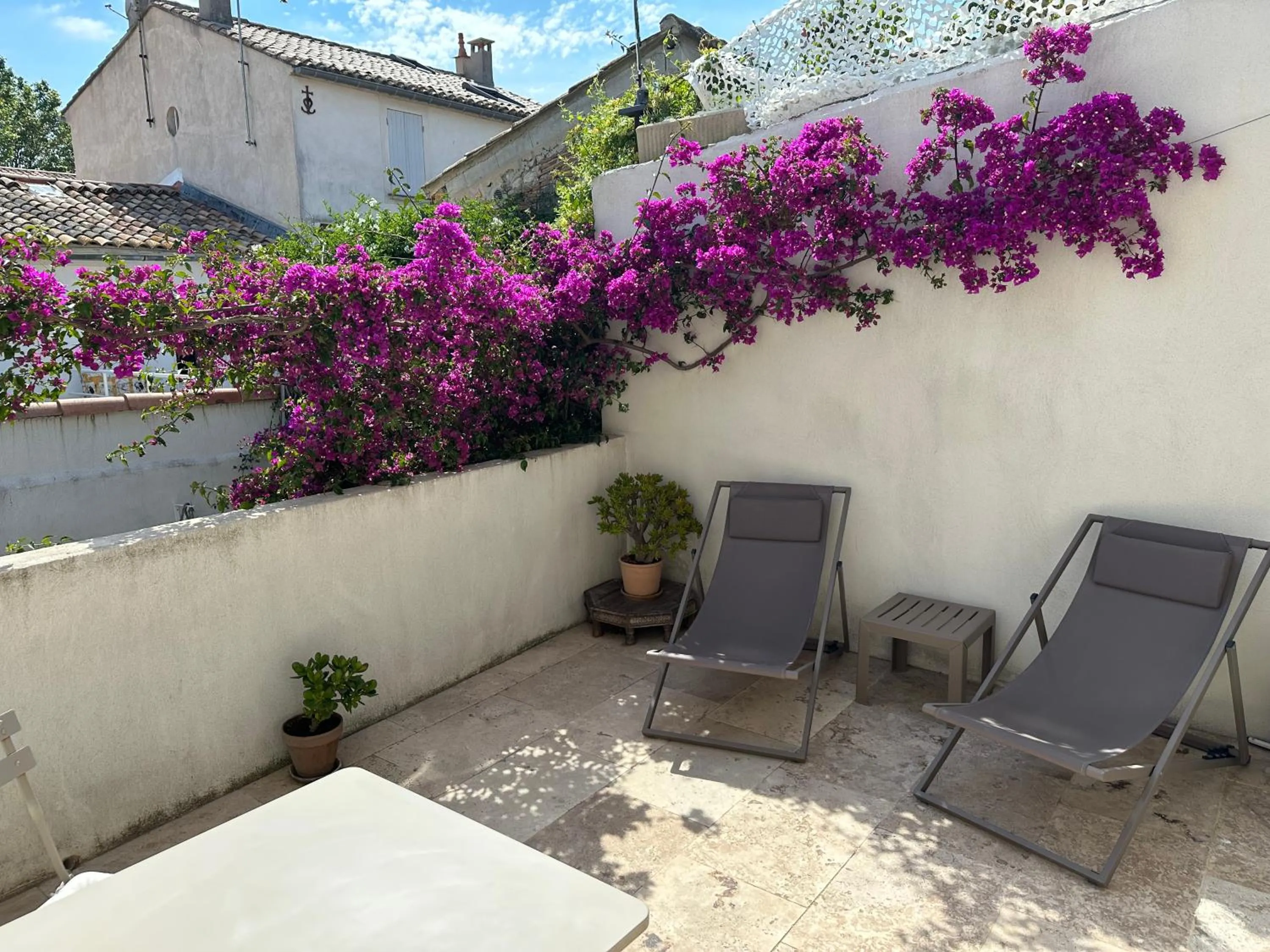 Appartements 3 étoiles terrasse ou patio intra-muros