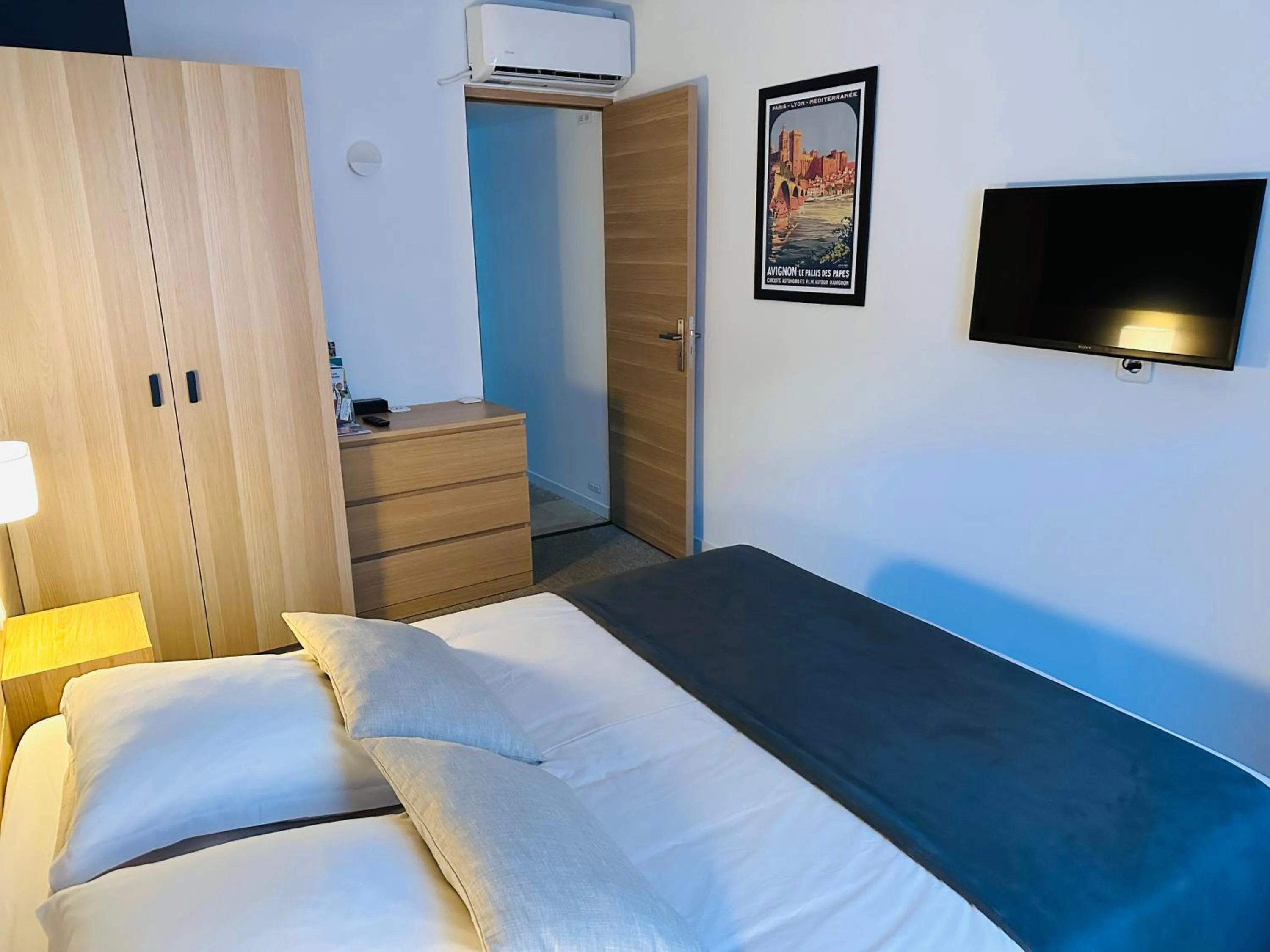 Bed in Appartements 3 étoiles terrasse ou patio intra-muros