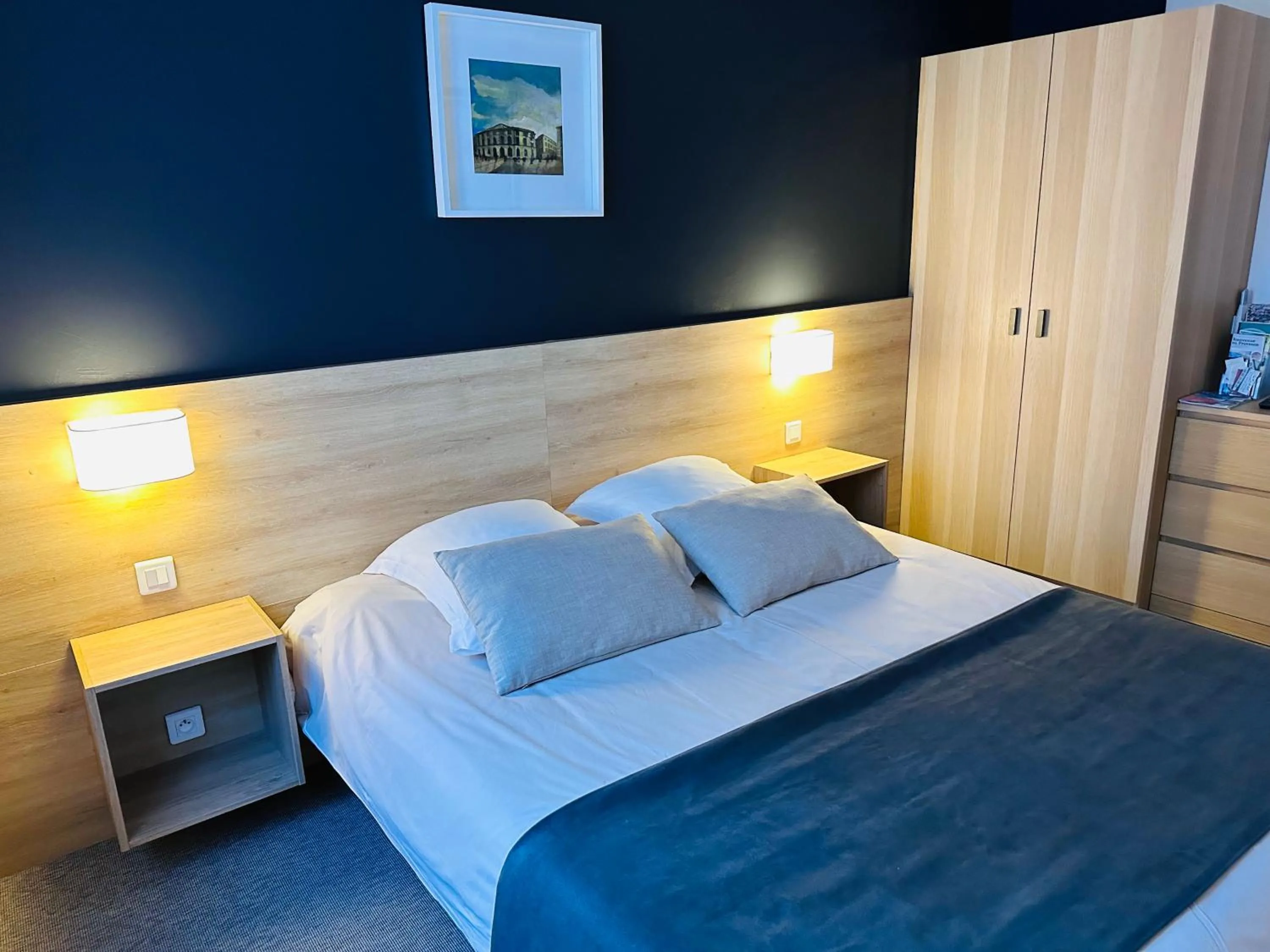 Bed in Appartements 3 étoiles terrasse ou patio intra-muros
