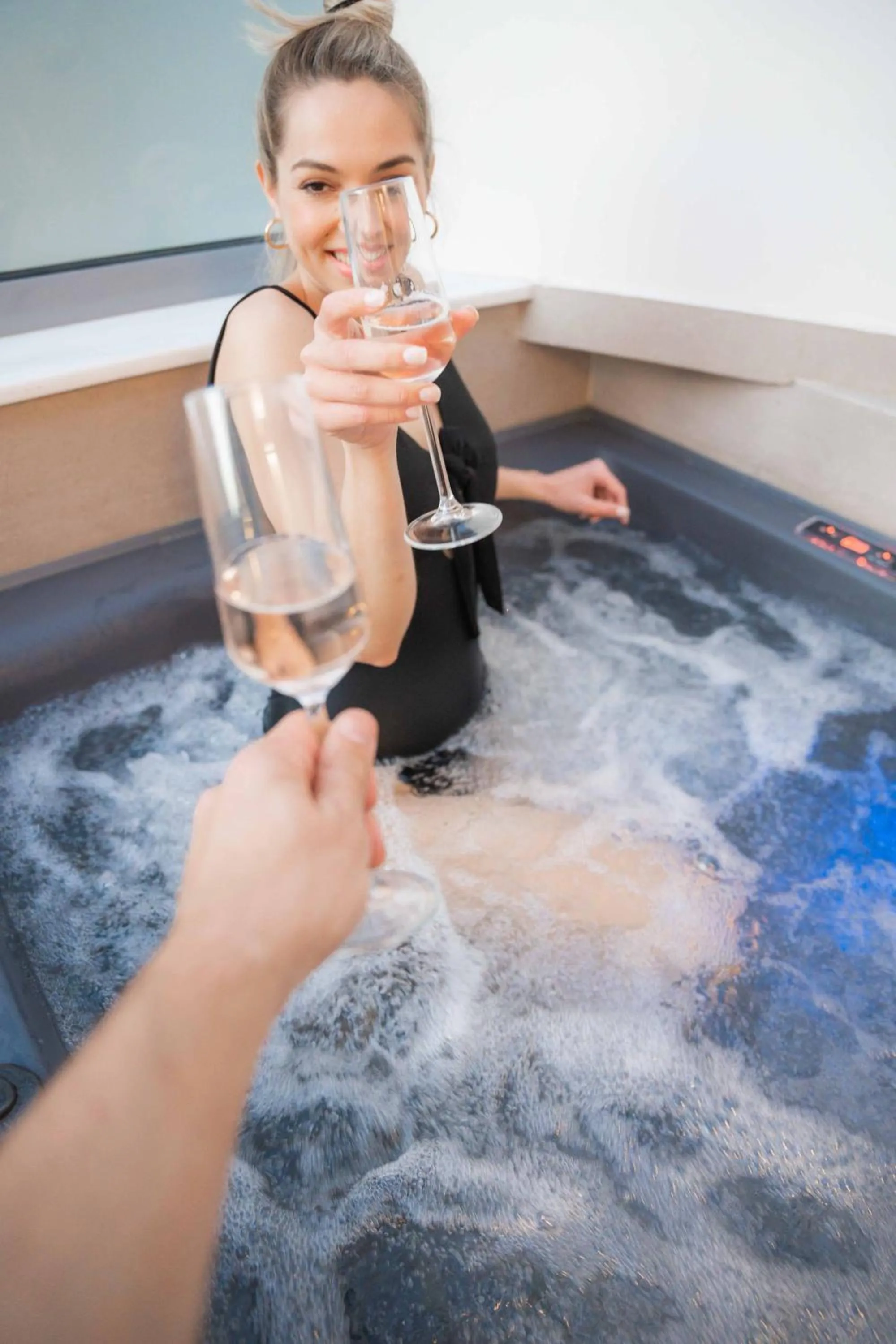 Hot Tub in Paleo Suites