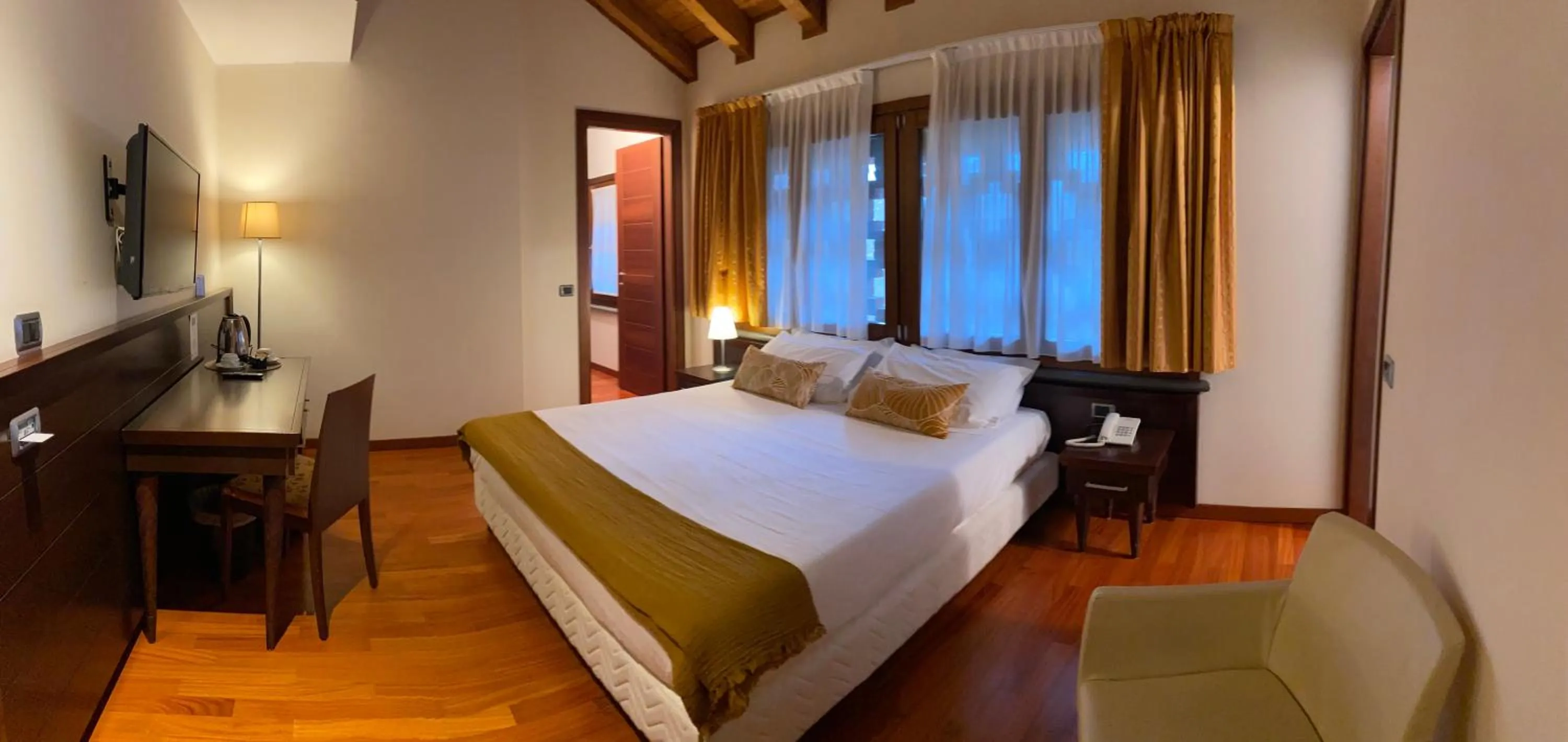 Bed in Country Hotel Castelbarco