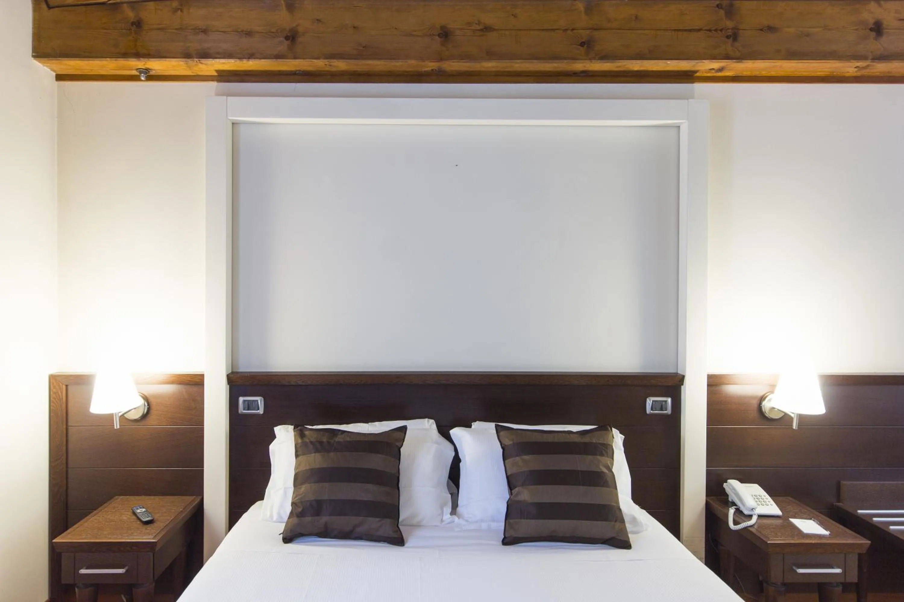 Bed in Country Hotel Castelbarco