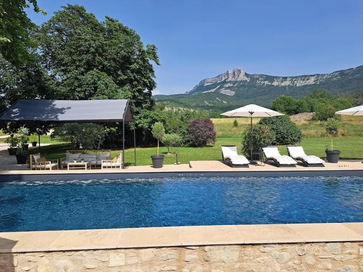 Swimming pool in Hôtel Le Cottage de Sophie