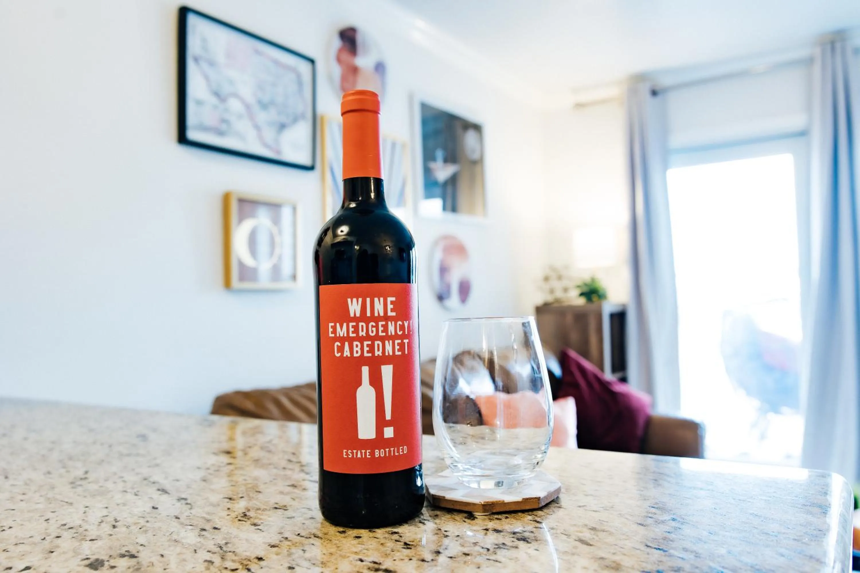 Dining area in Crimson Beach Escape Ocean View-HotTub -Pool-LongStay - 1 Queen Bedroom plus Alcove bunk Beds and a Sofa