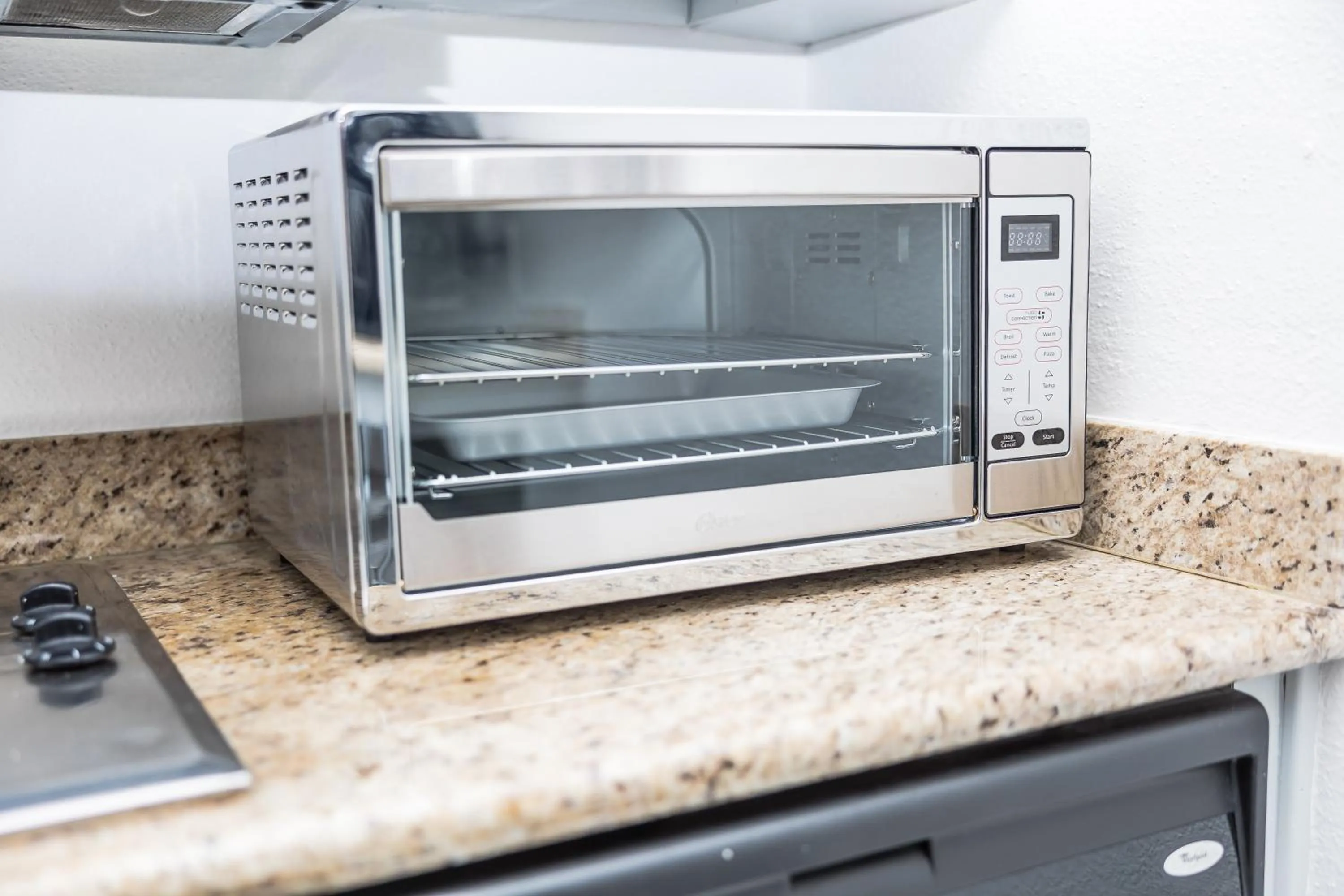 pet friendly in Crimson Beach Escape Ocean View-HotTub -Pool-LongStay - 1 Queen Bedroom plus Alcove bunk Beds and a Sofa