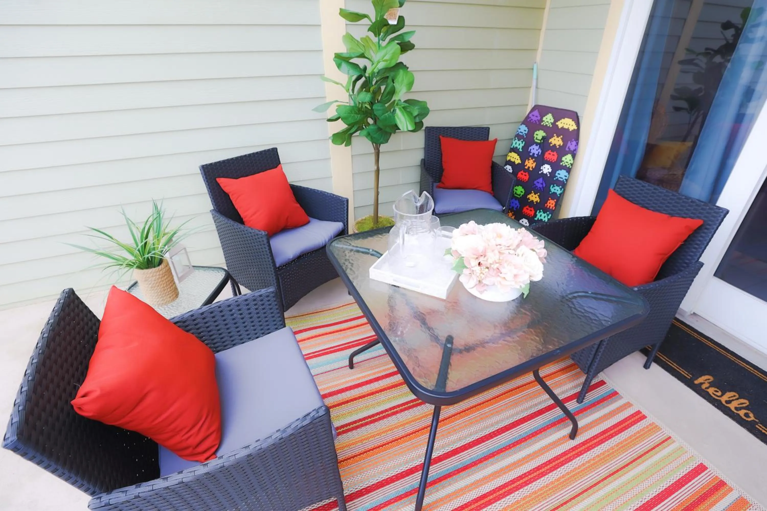 Patio in Crimson Beach Escape Ocean View-HotTub -Pool-LongStay - 1 Queen Bedroom plus Alcove bunk Beds and a Sofa