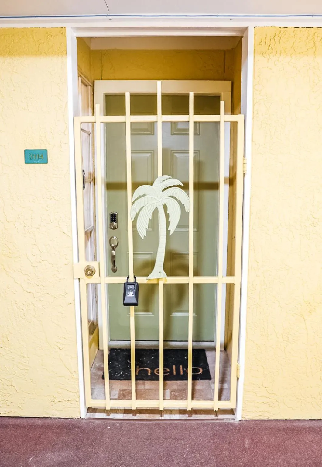 Property building in Crimson Beach Escape Ocean View-HotTub -Pool-LongStay - 1 Queen Bedroom plus Alcove bunk Beds and a Sofa