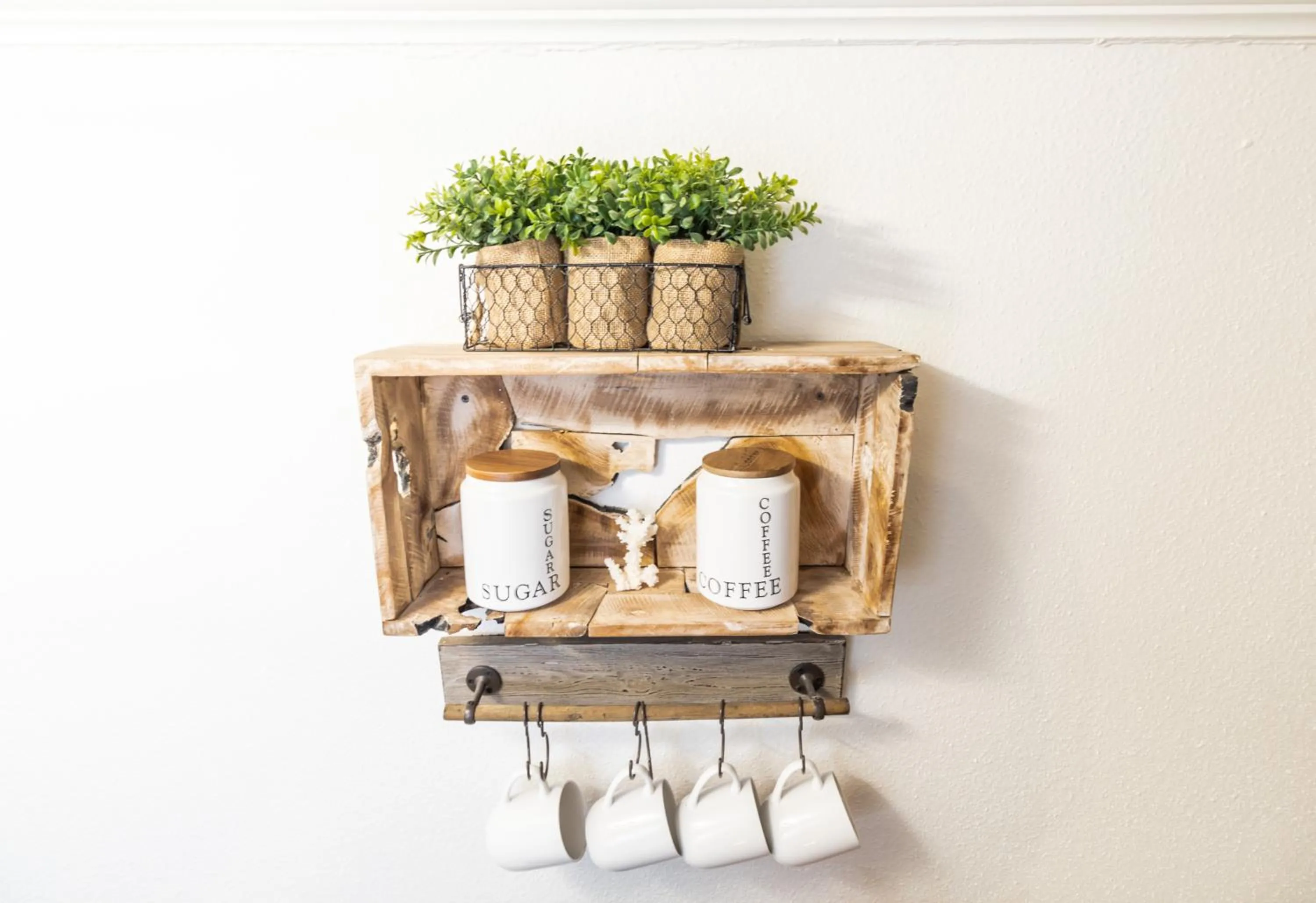 Coffee/tea facilities in Crimson Beach Escape Ocean View-HotTub -Pool-LongStay - 1 Queen Bedroom plus Alcove bunk Beds and a Sofa