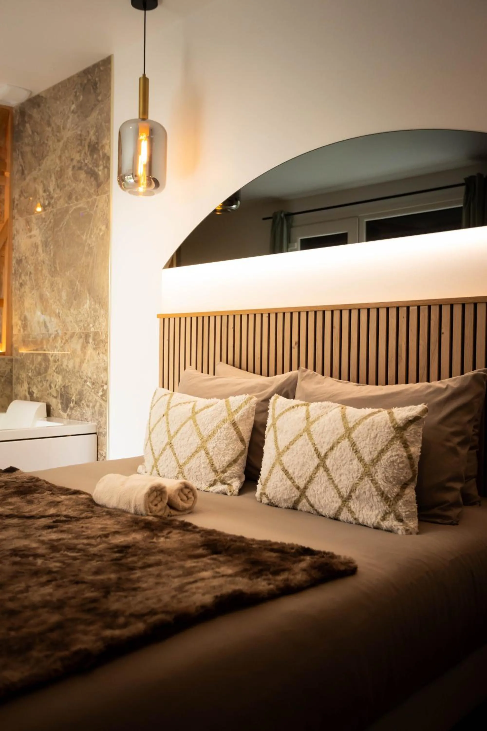 Double Room with Spa Bath in Les Jardins Secrets - Gare & Centre by Apparts Spa Dijon