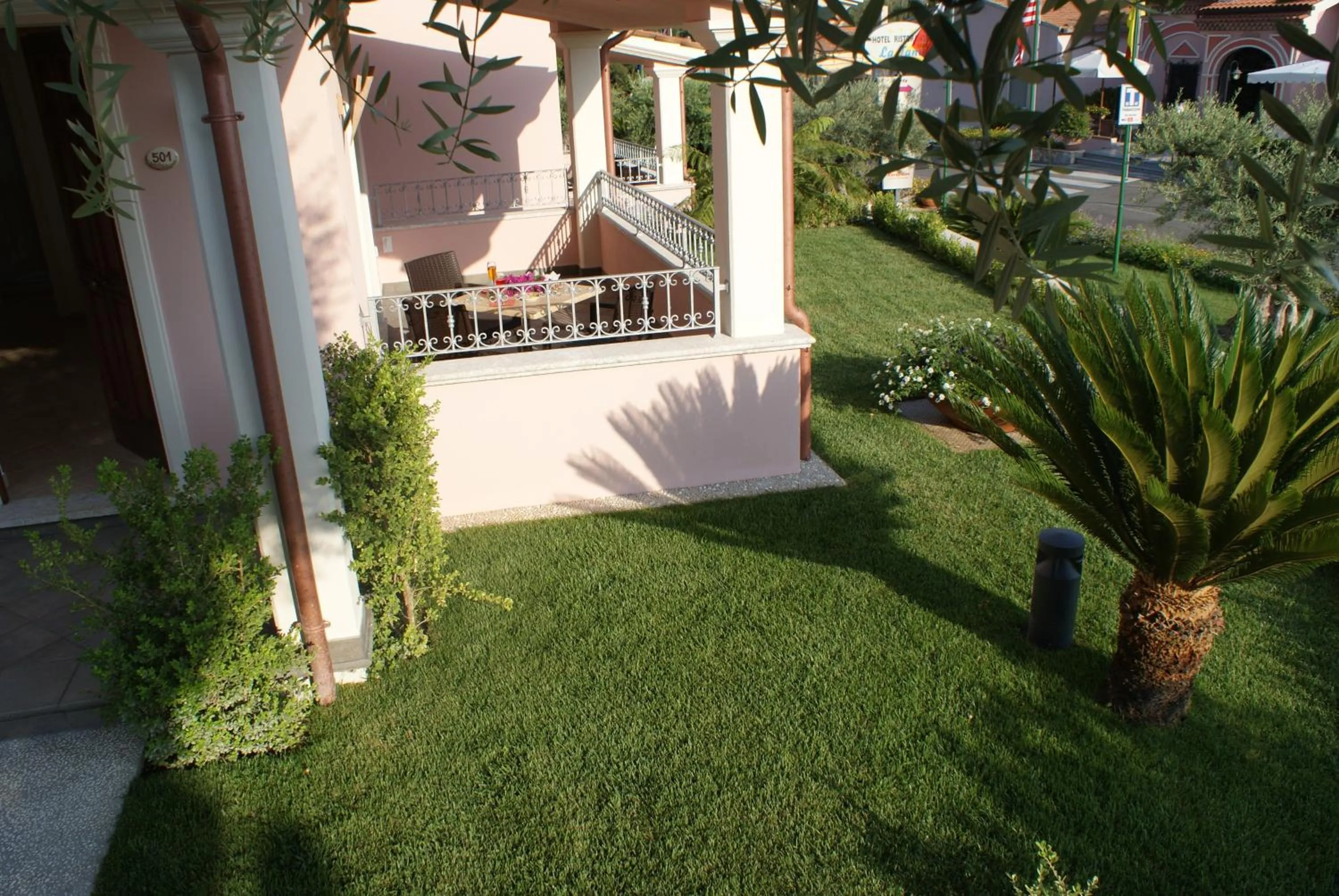 Facade/entrance in Hotel Ristorante Borgo La Tana