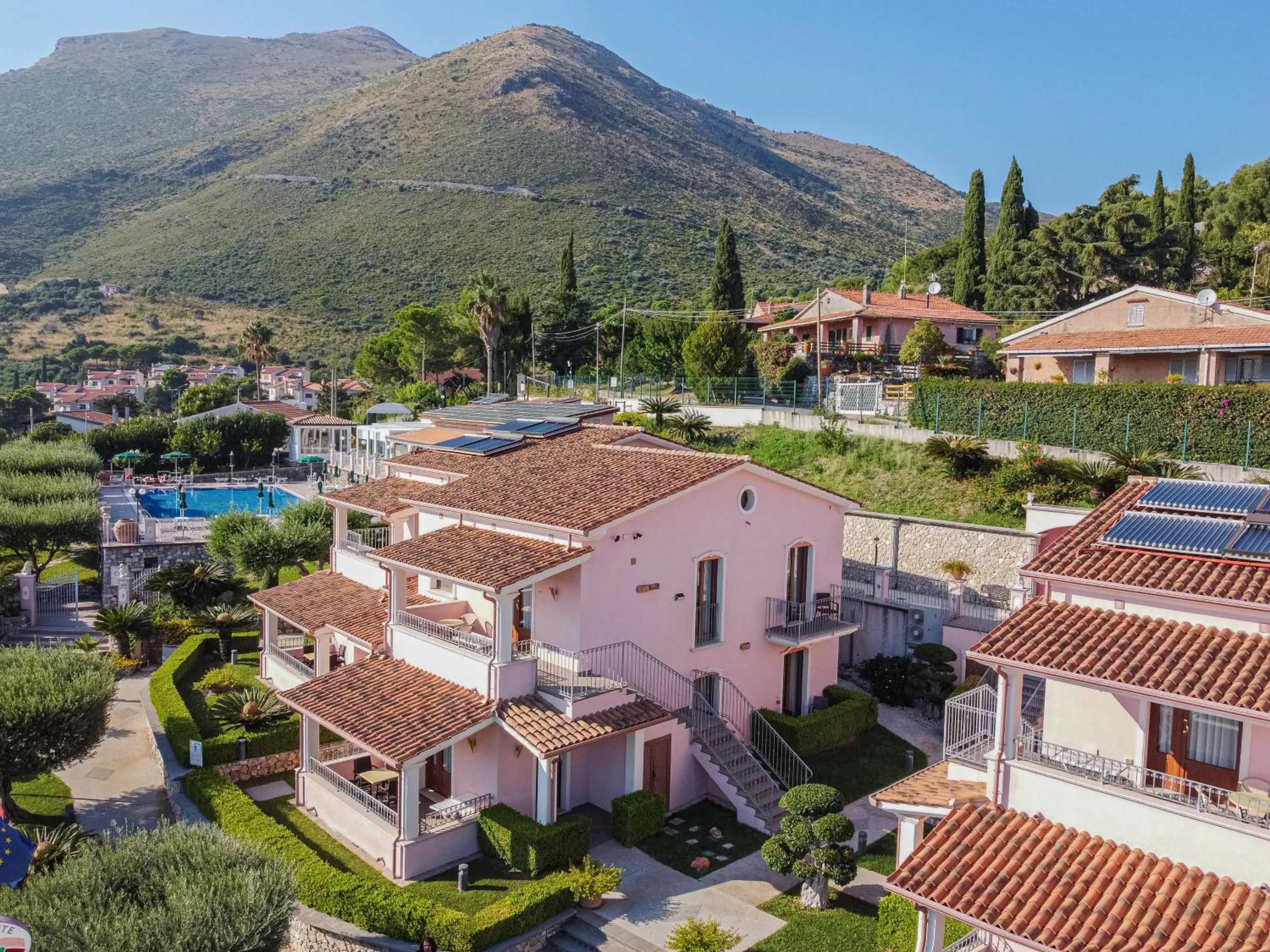 Hotel Ristorante Borgo La Tana